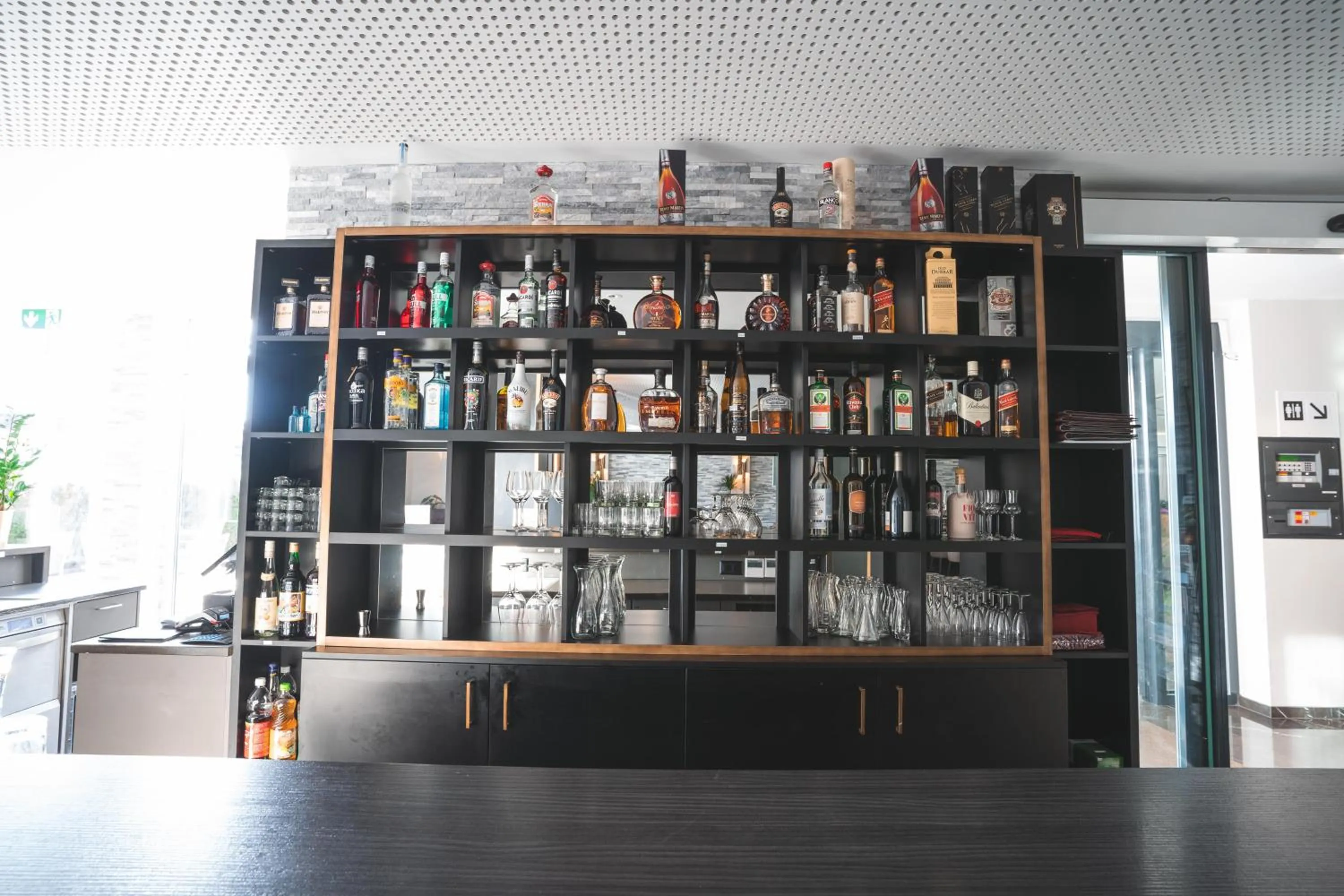 Restaurant/places to eat in My Home Hotel - Free Parking