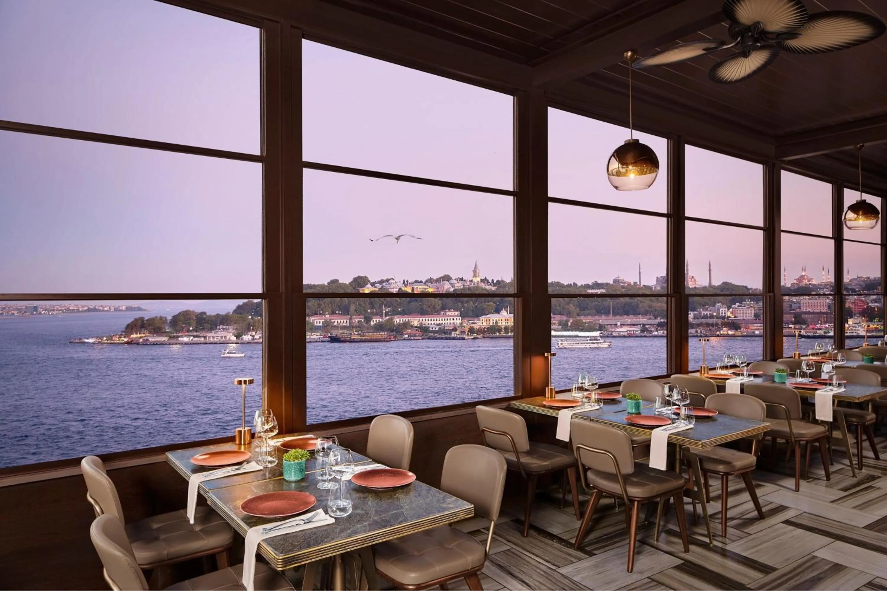 Restaurant/places to eat in JW Marriott Istanbul Bosphorus