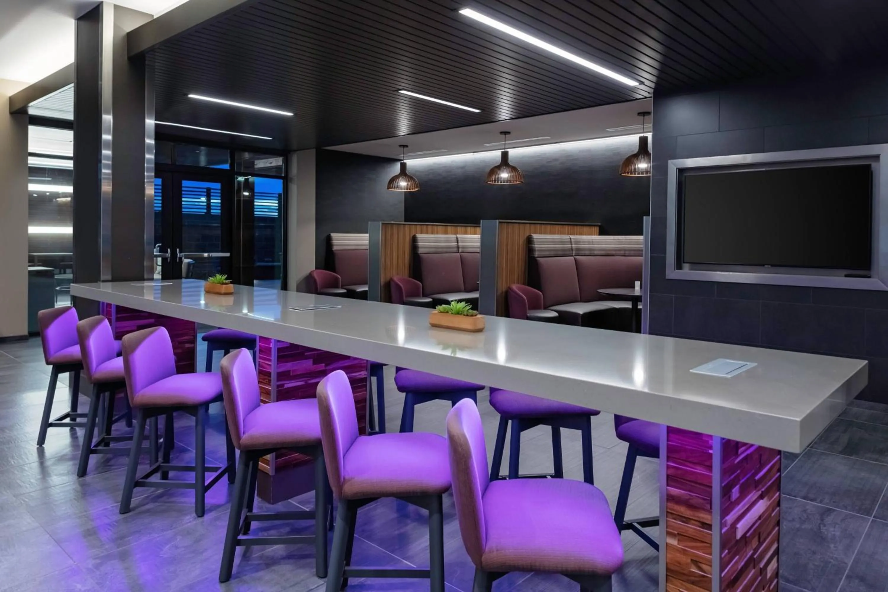 Restaurant/places to eat in Courtyard Pasco Tri-Cities Airport