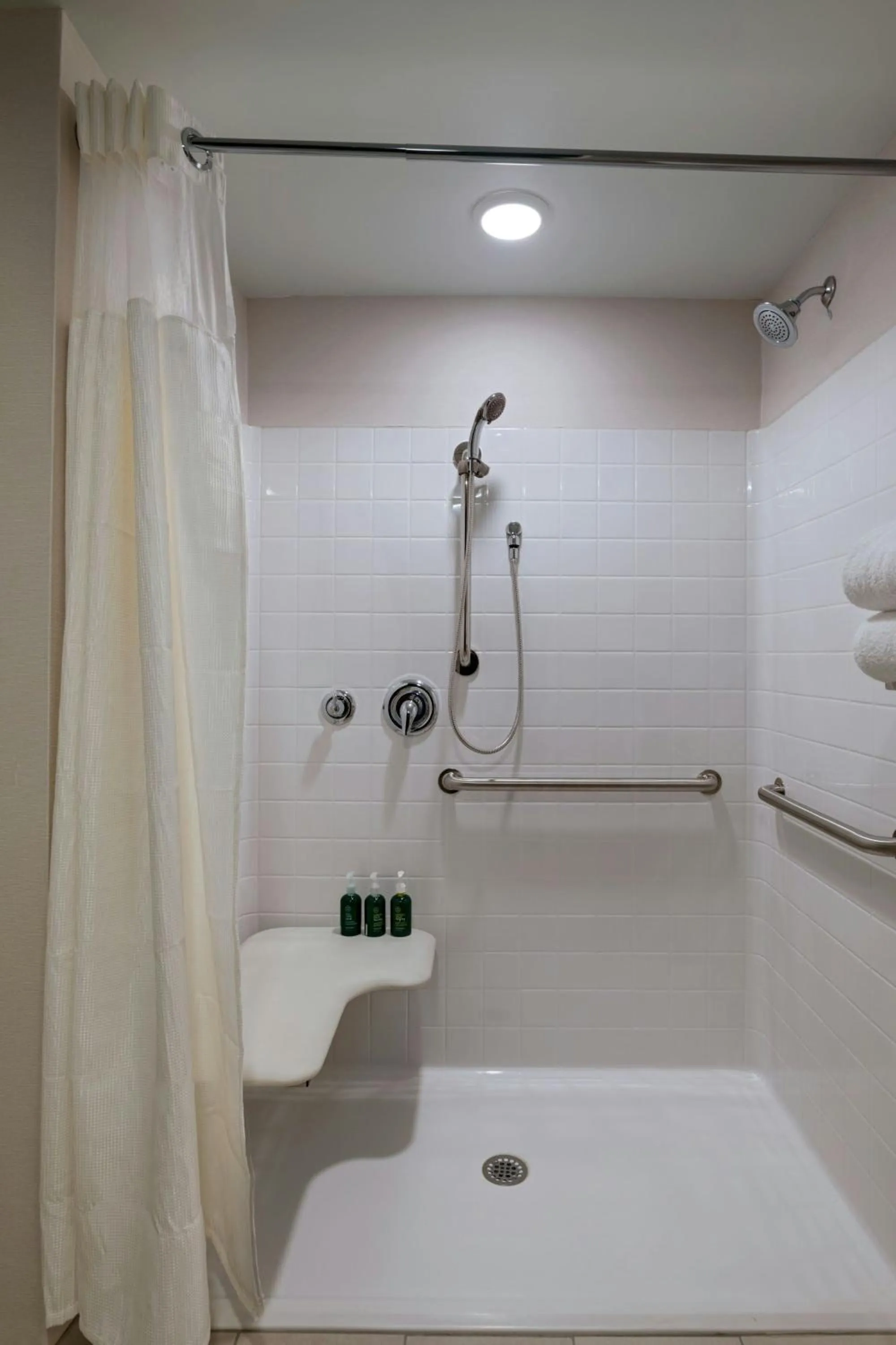 Bathroom in Fairfield Inn and Suites by Marriott St Louis Downtown