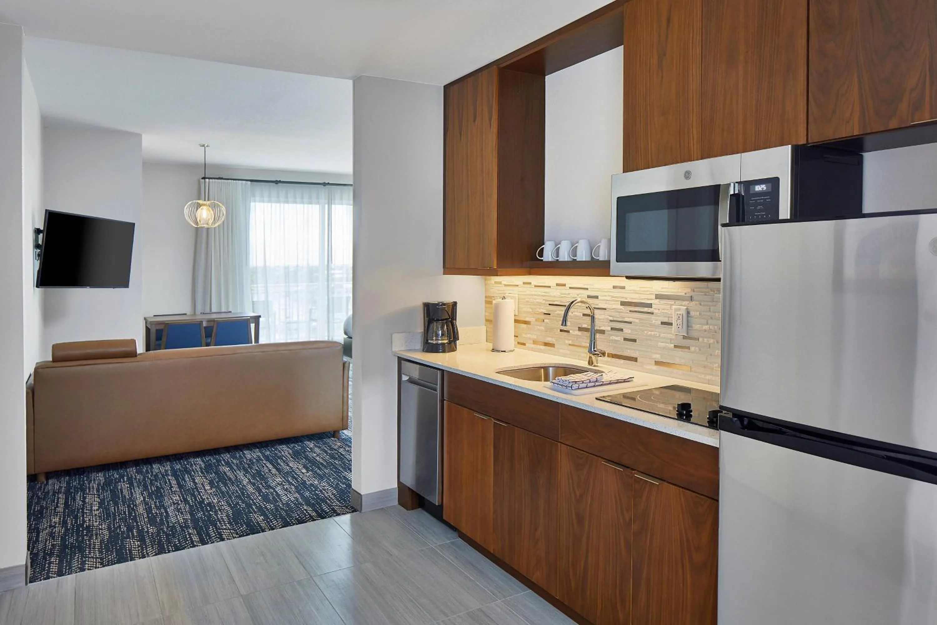 Kitchen or kitchenette in Residence Inn St. Petersburg Tierra Verde