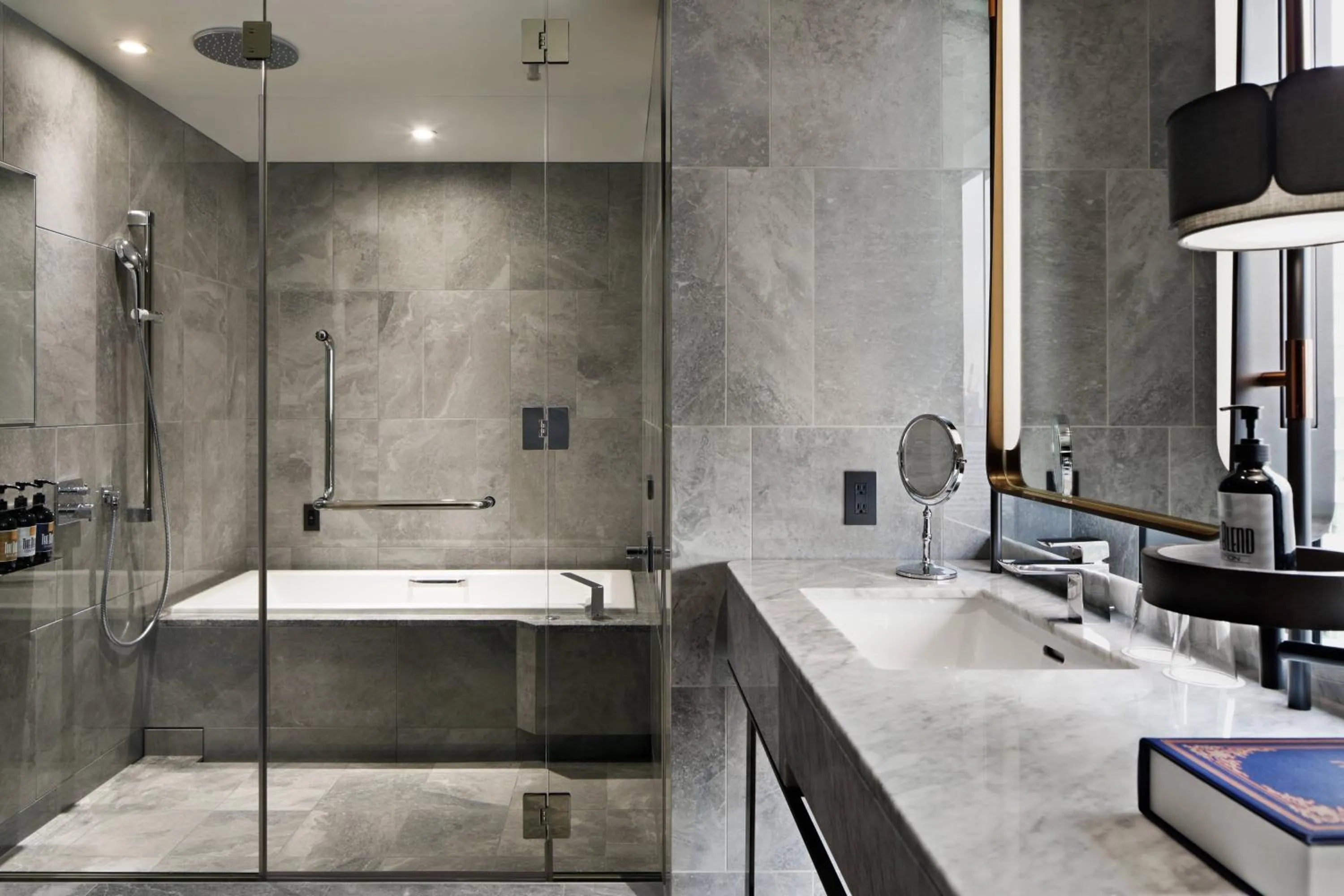 Bathroom in mesm Tokyo, Autograph Collection