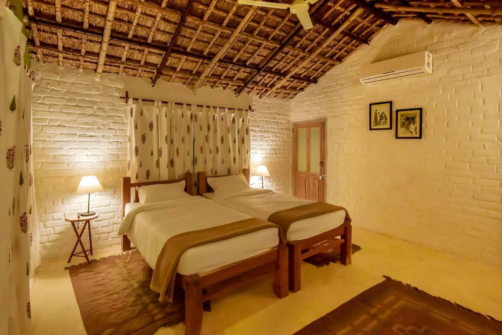 Bedroom, Bed in Camp Lands End