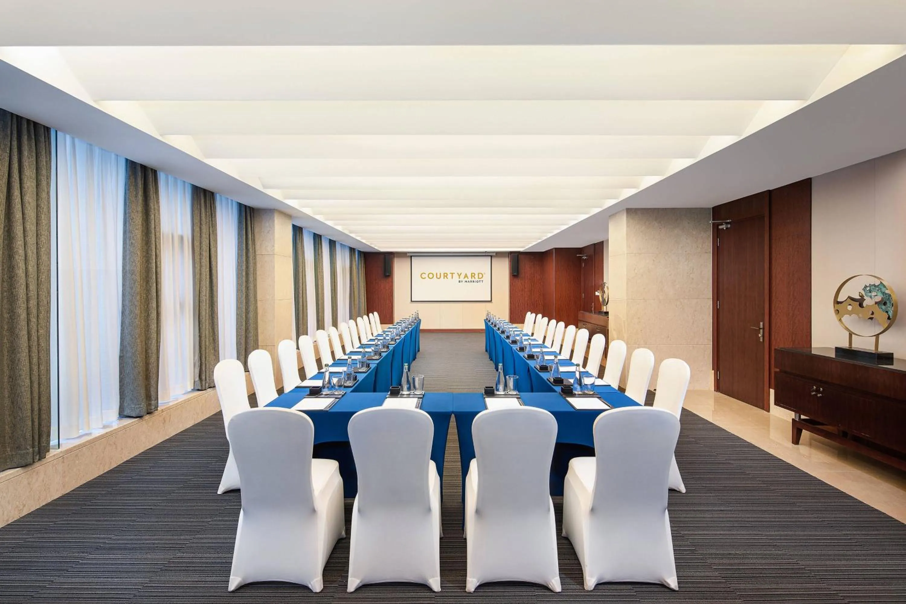 Meeting/conference room in Courtyard by Marriott Wuxi Lihu Lake