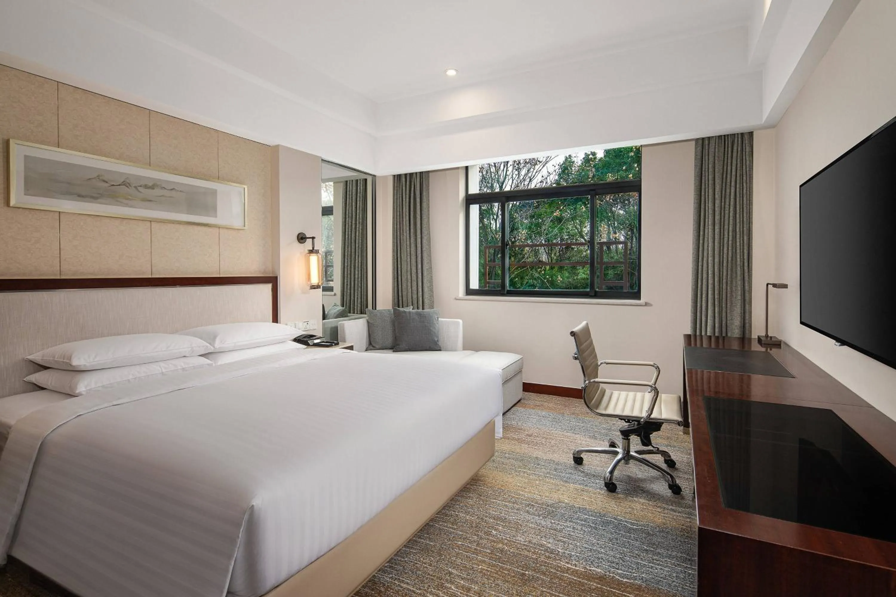 Photo of the whole room, Bed in Courtyard by Marriott Wuxi Lihu Lake