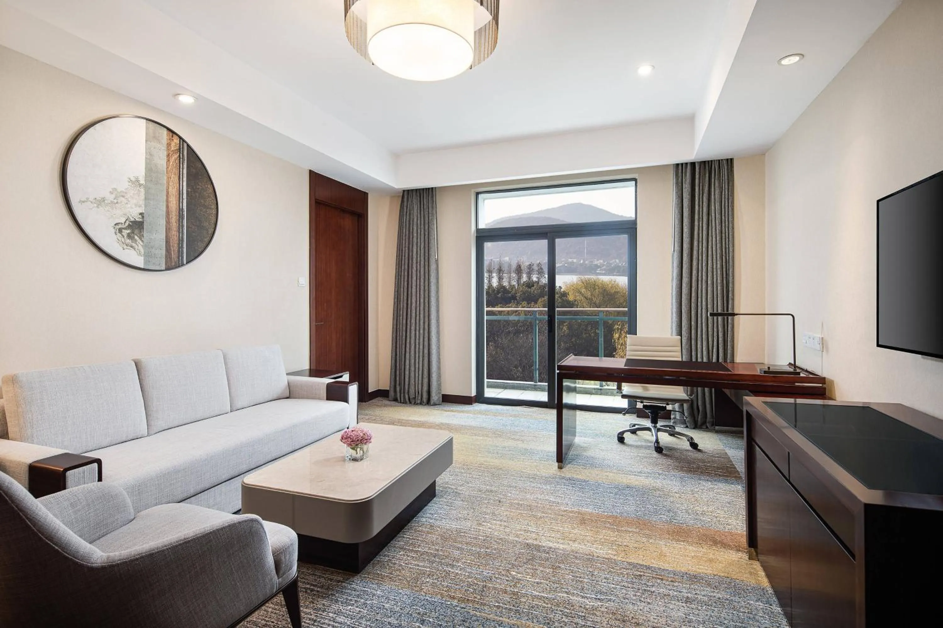 Living room in Courtyard by Marriott Wuxi Lihu Lake