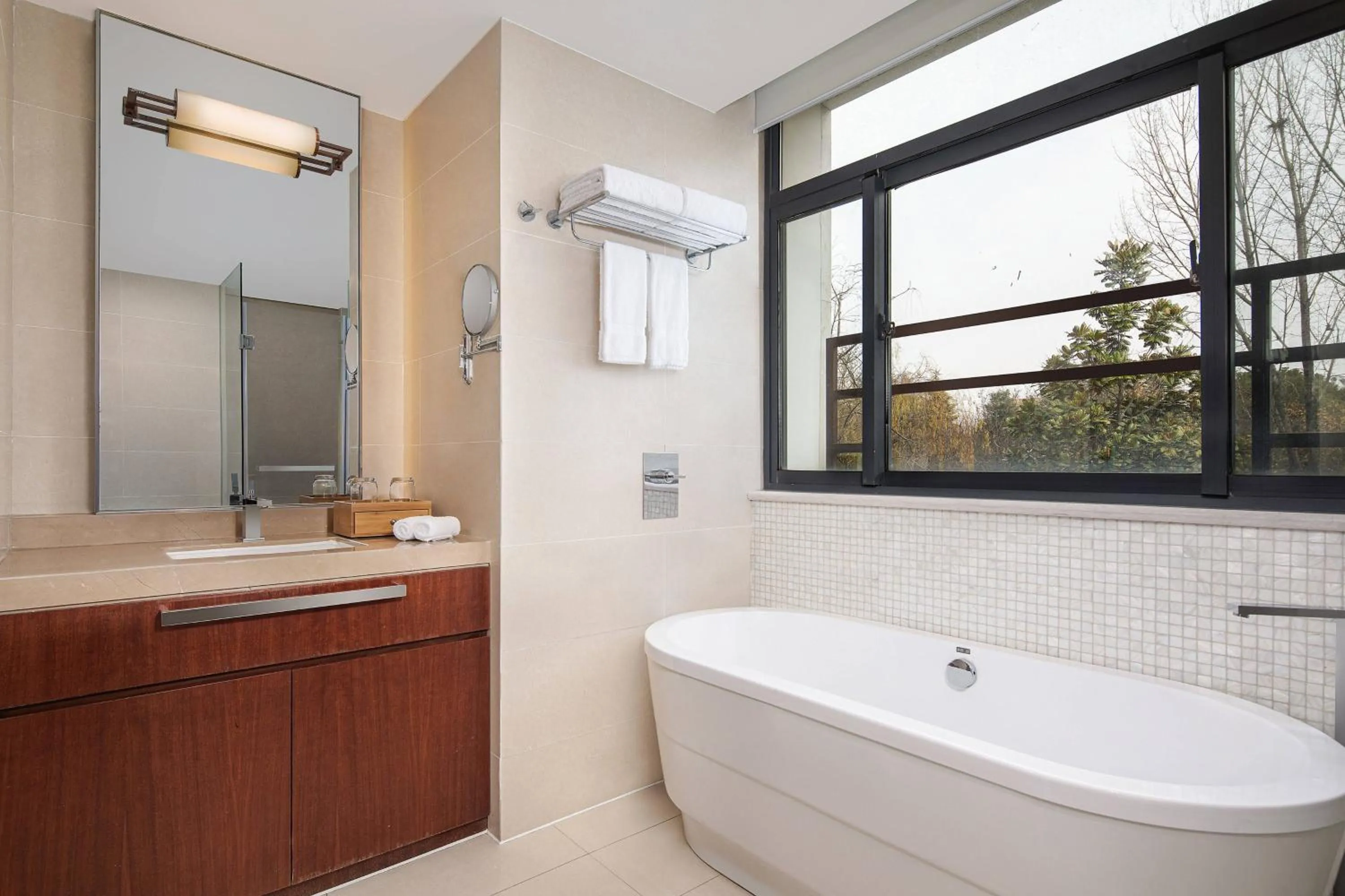 Bathroom in Courtyard by Marriott Wuxi Lihu Lake
