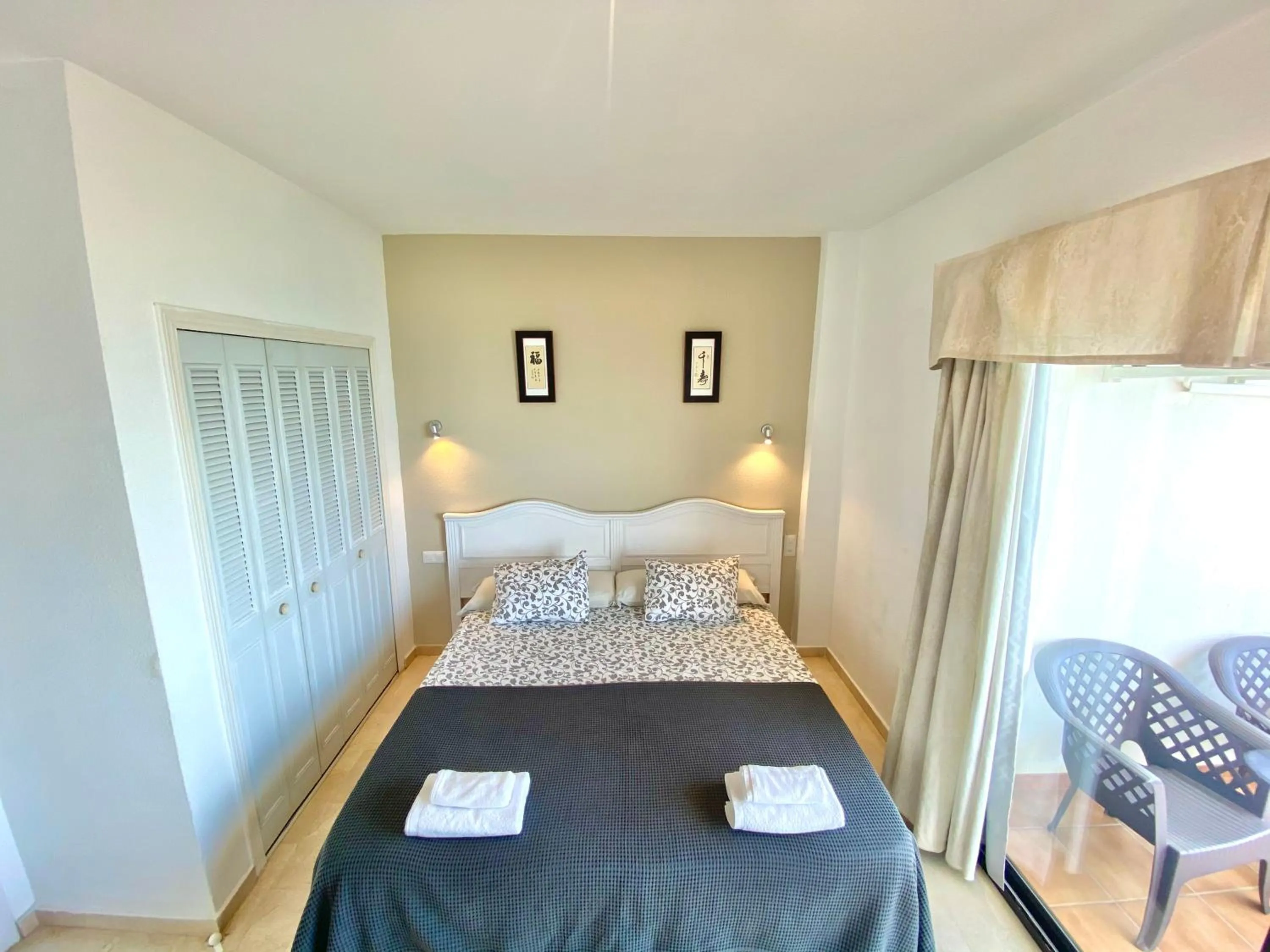 Bedroom, Bed in Apartamentos Turísticos Castillo del Vigia