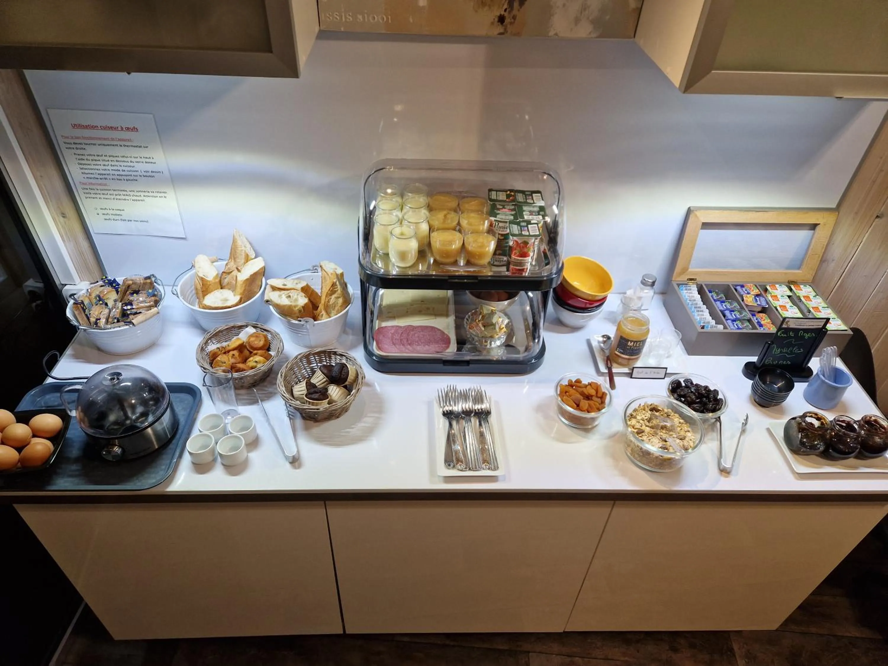 Continental breakfast in Hotel Le Splendid