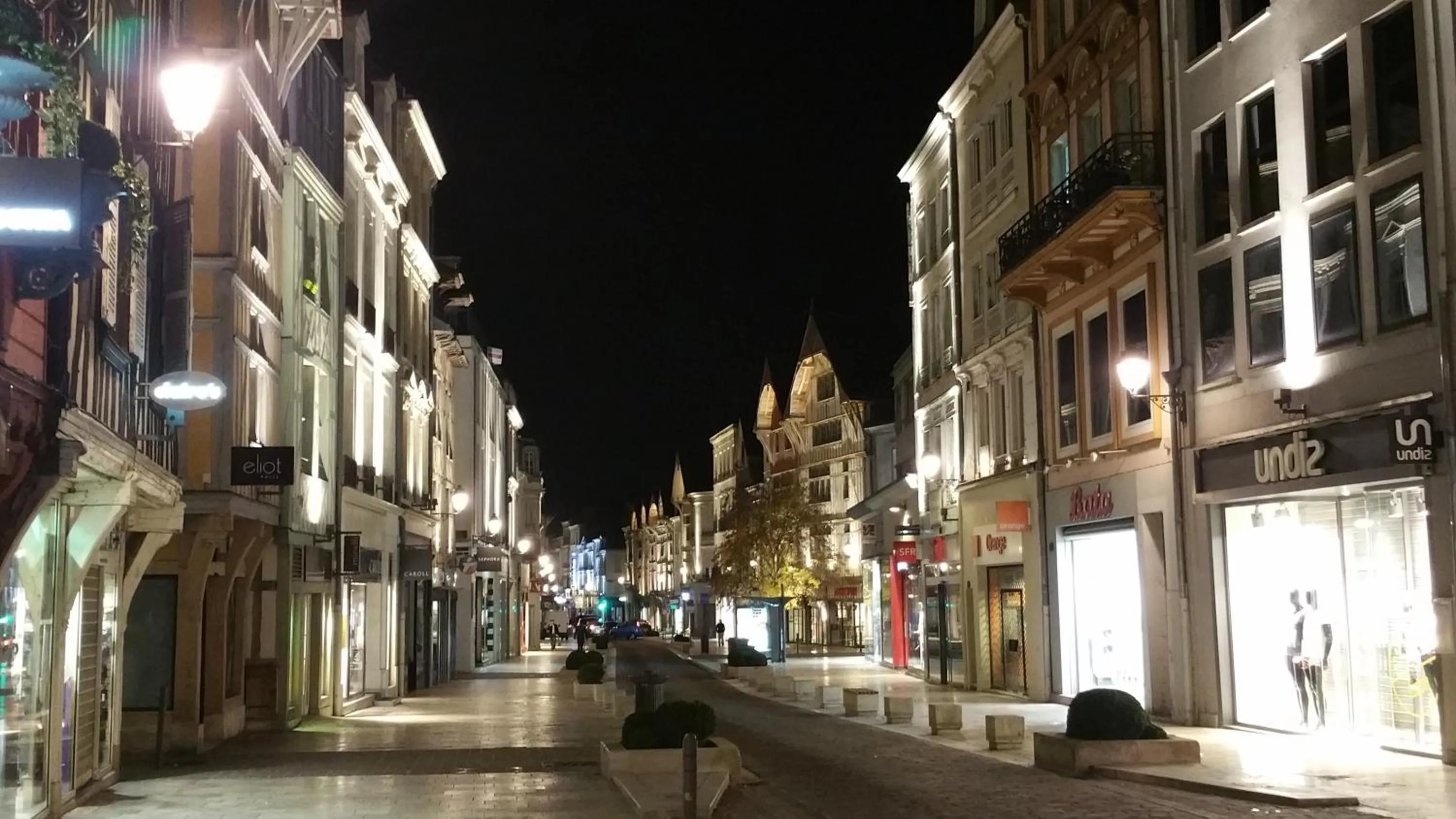 Street view in Hotel Le Splendid