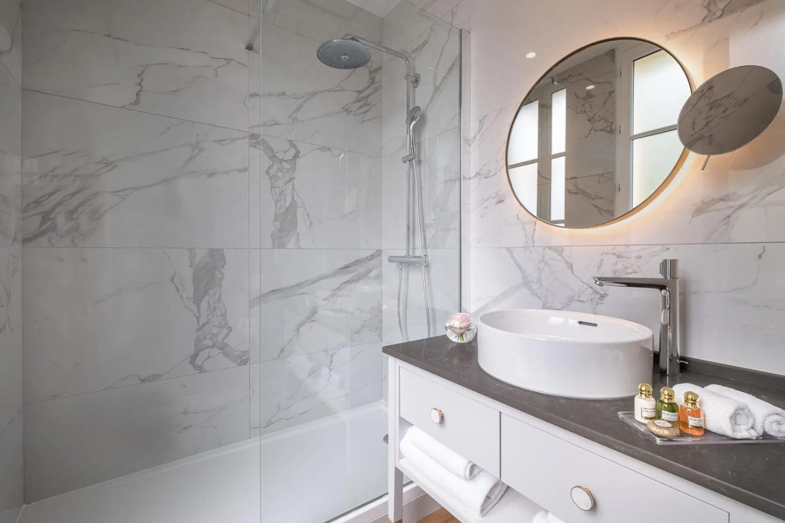 Bathroom in Hôtel Le Walt by Inwood Hotels