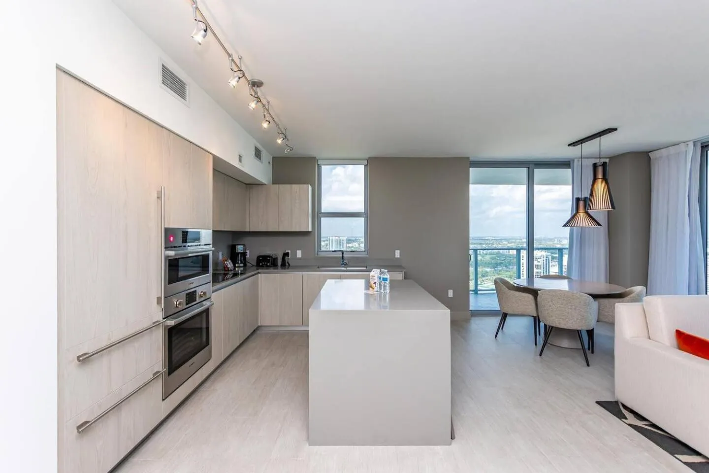 Amazing Apartments At H Beach House