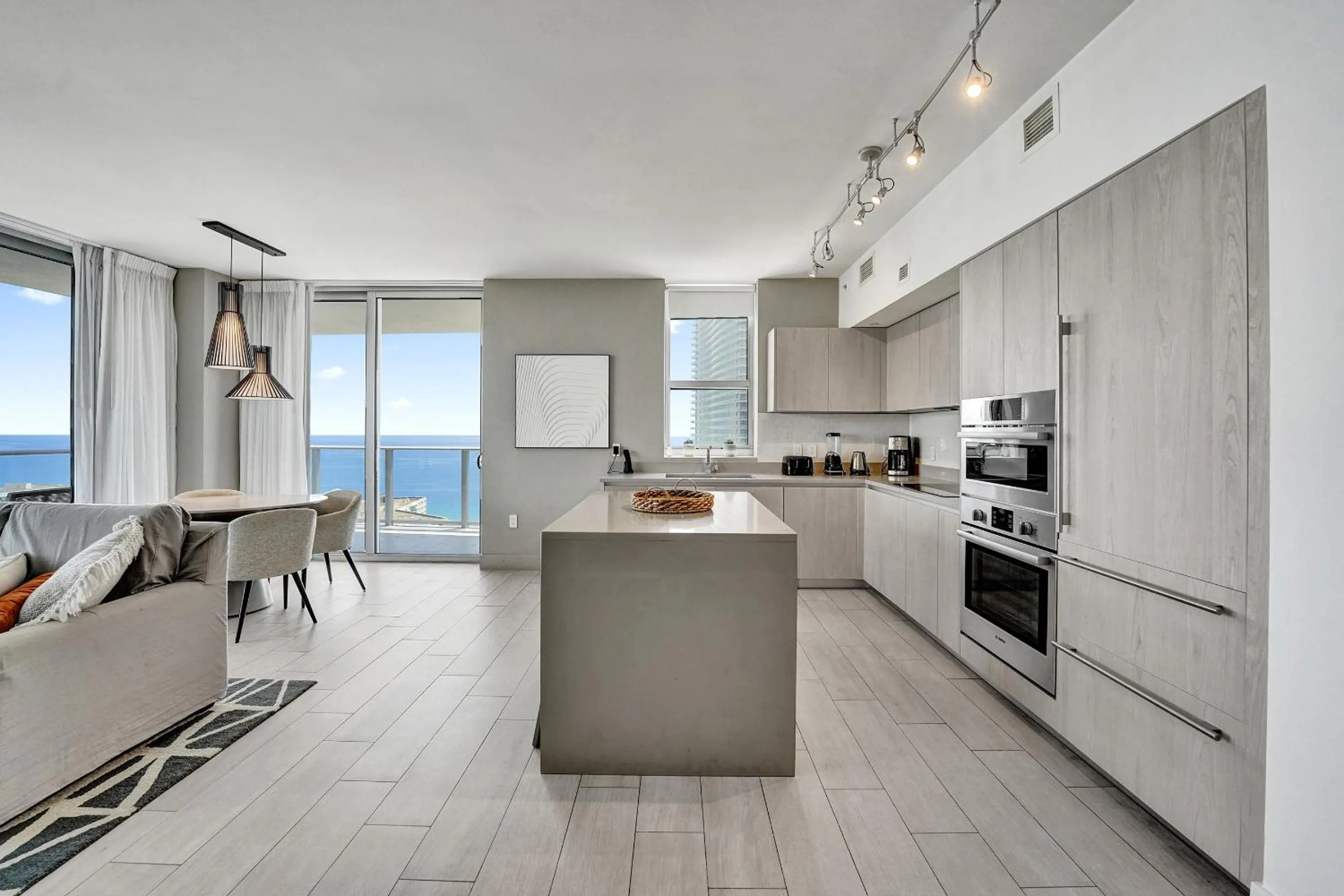 Amazing Apartments At H Beach House