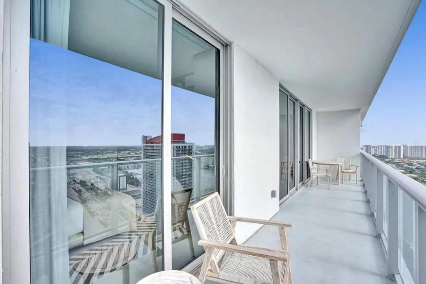 Amazing Apartments At H Beach House