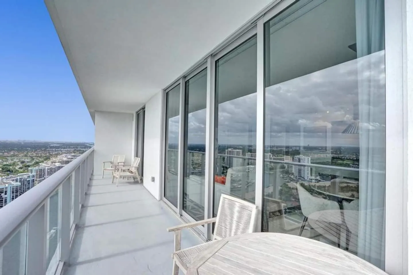 Amazing Apartments At H Beach House