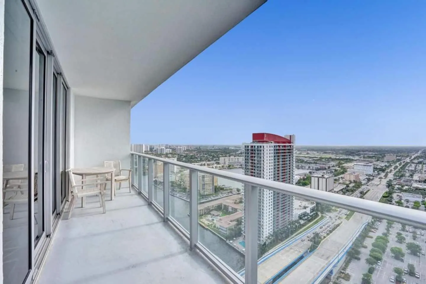 Amazing Apartments At H Beach House