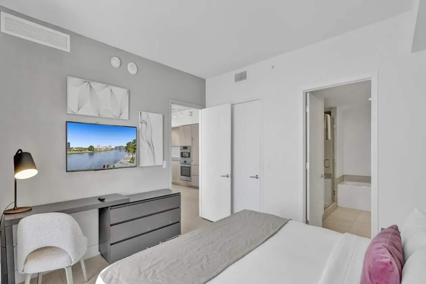 Bed in Amazing Apartments At H Beach House