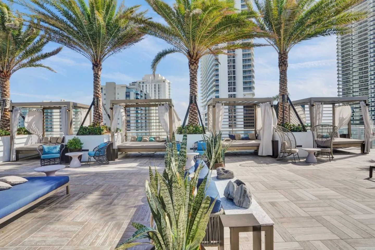 Amazing Apartments At H Beach House