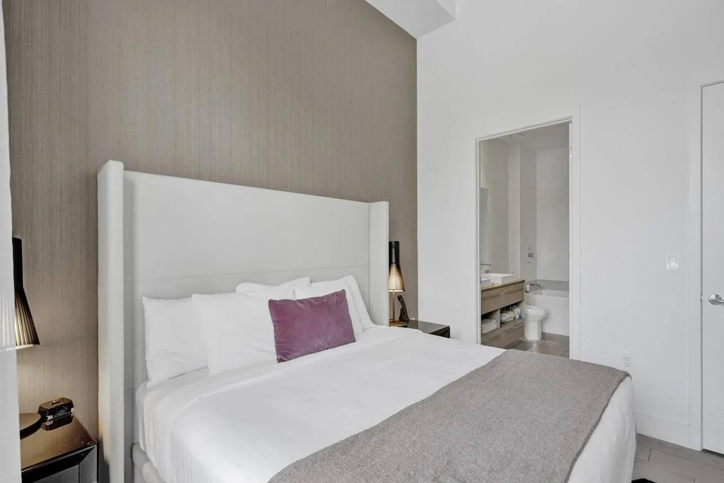 Bed in Amazing Apartments At H Beach House