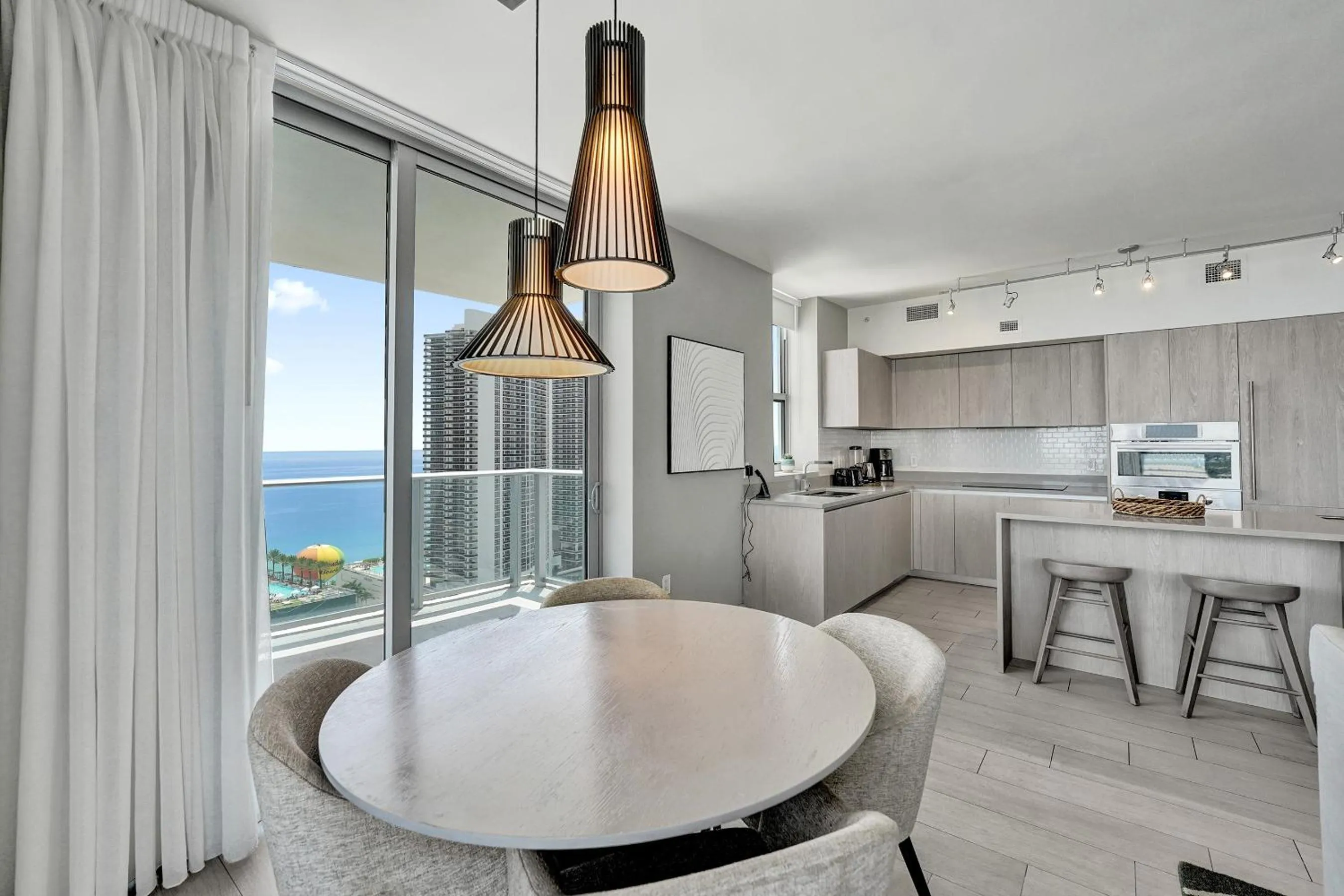 Amazing Apartments At H Beach House