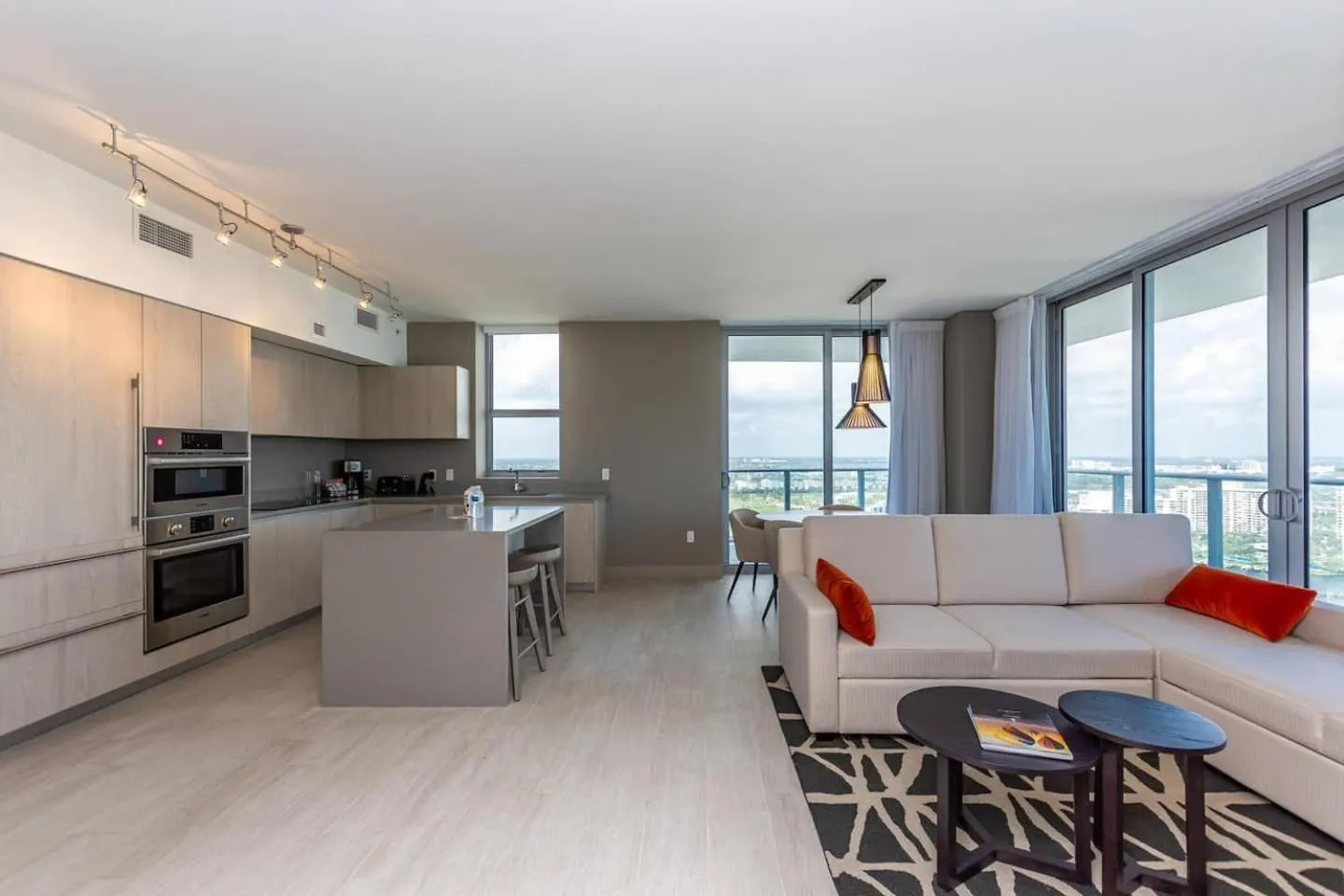 Amazing Apartments At H Beach House