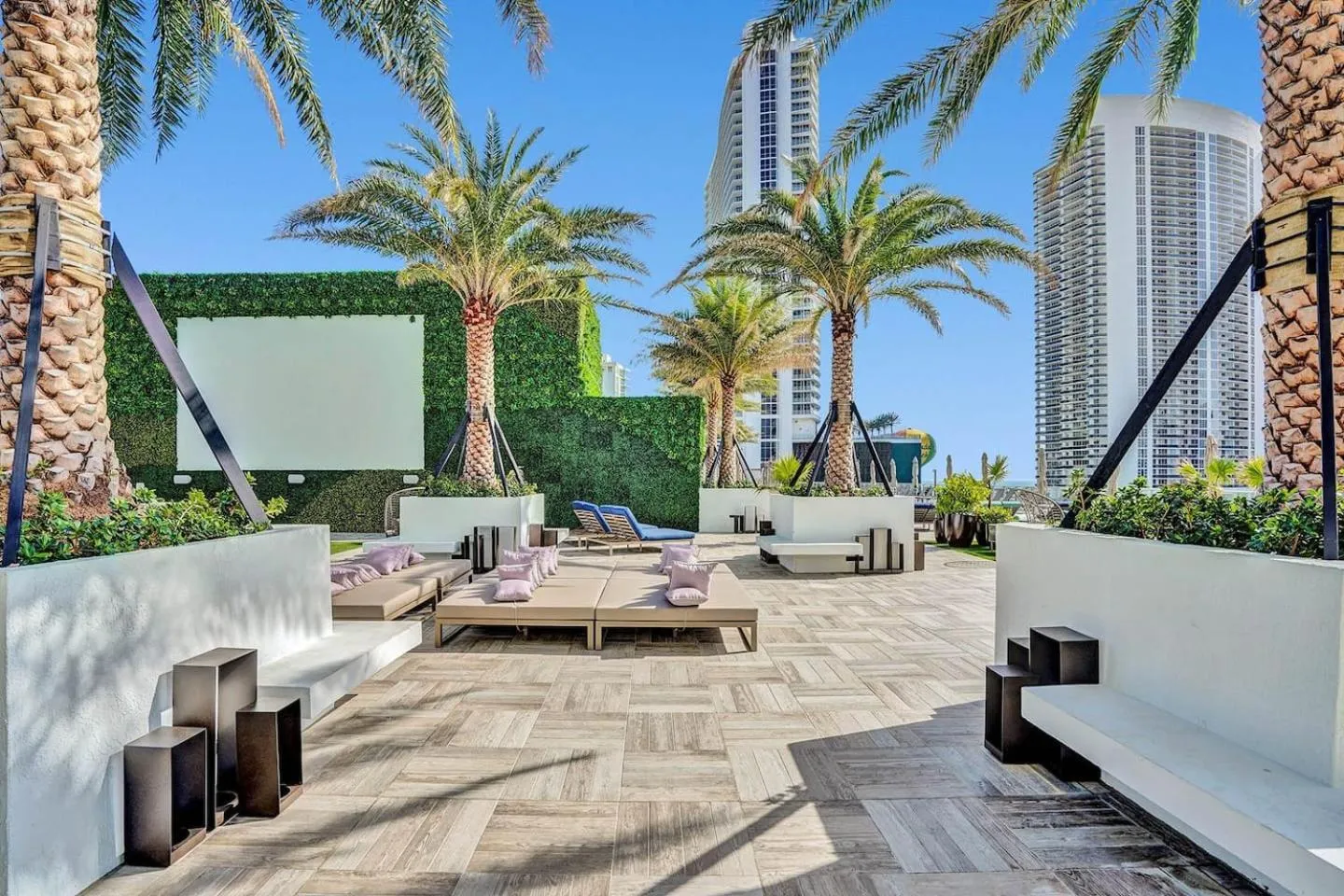 Amazing Apartments At H Beach House