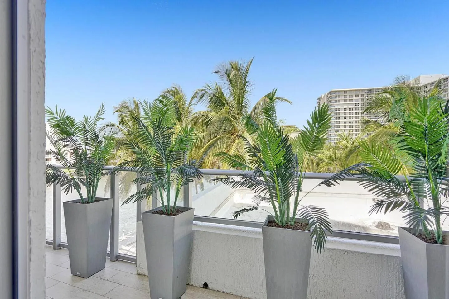 Amazing Apartments At H Beach House