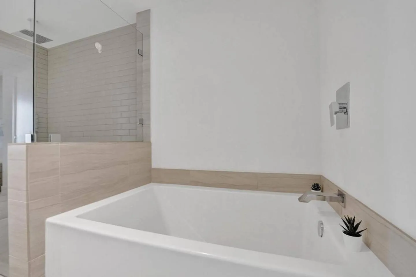 Amazing Apartments At H Beach House