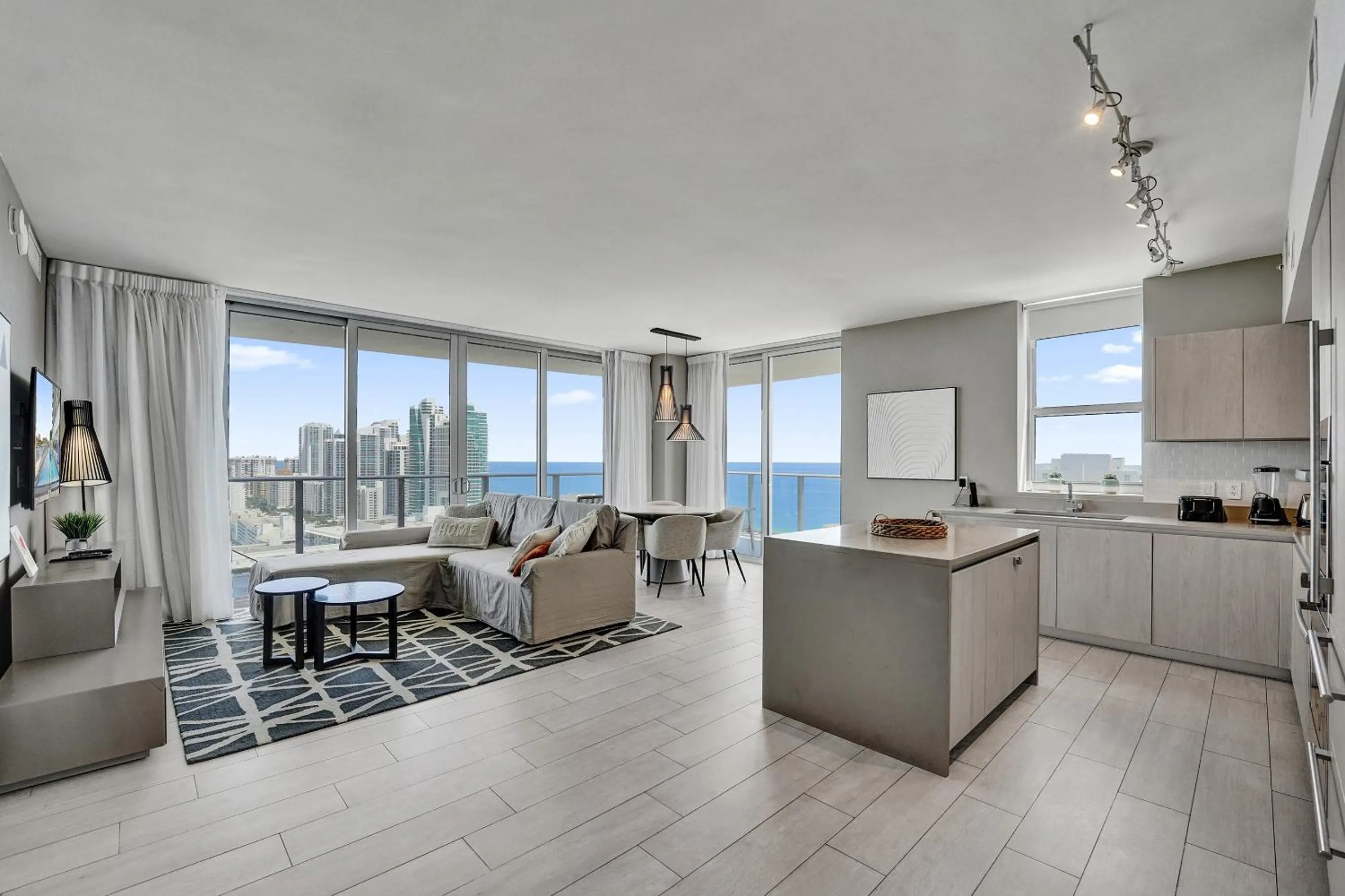 Amazing Apartments At H Beach House