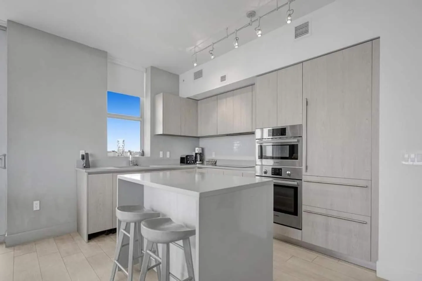 Amazing Apartments At H Beach House