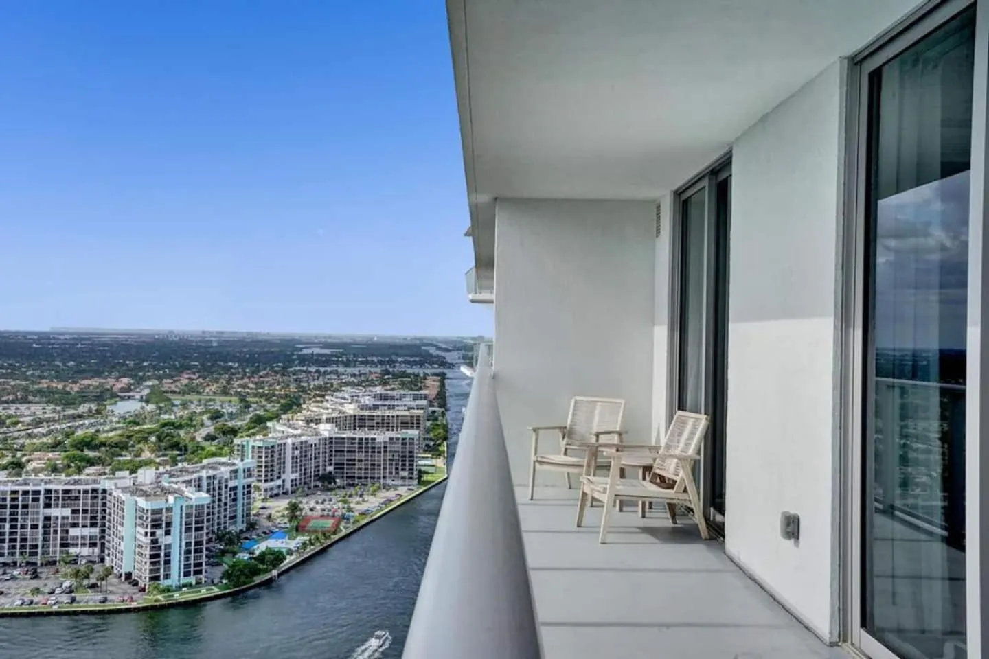 Amazing Apartments At H Beach House