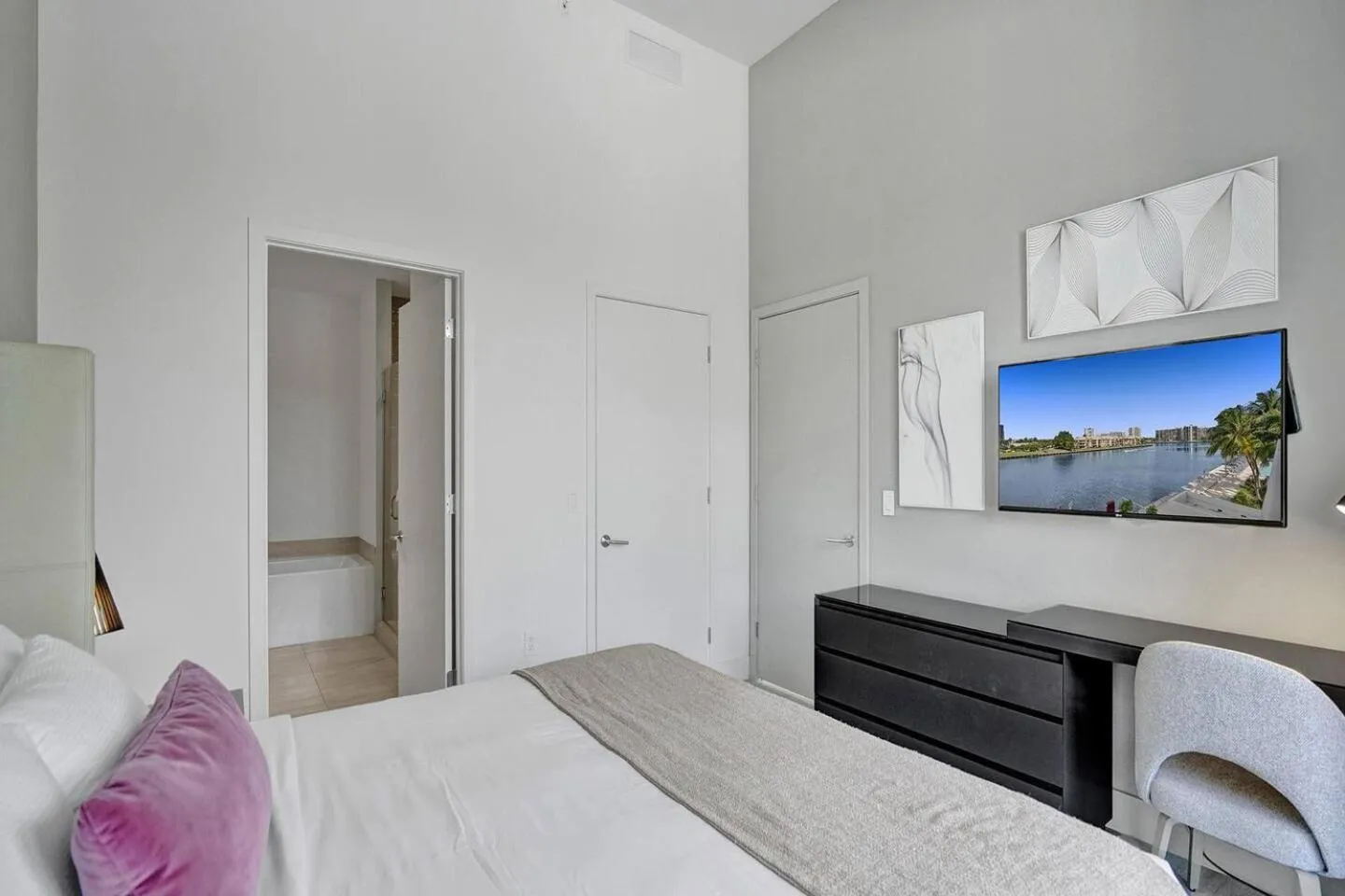 Bed in Amazing Apartments At H Beach House