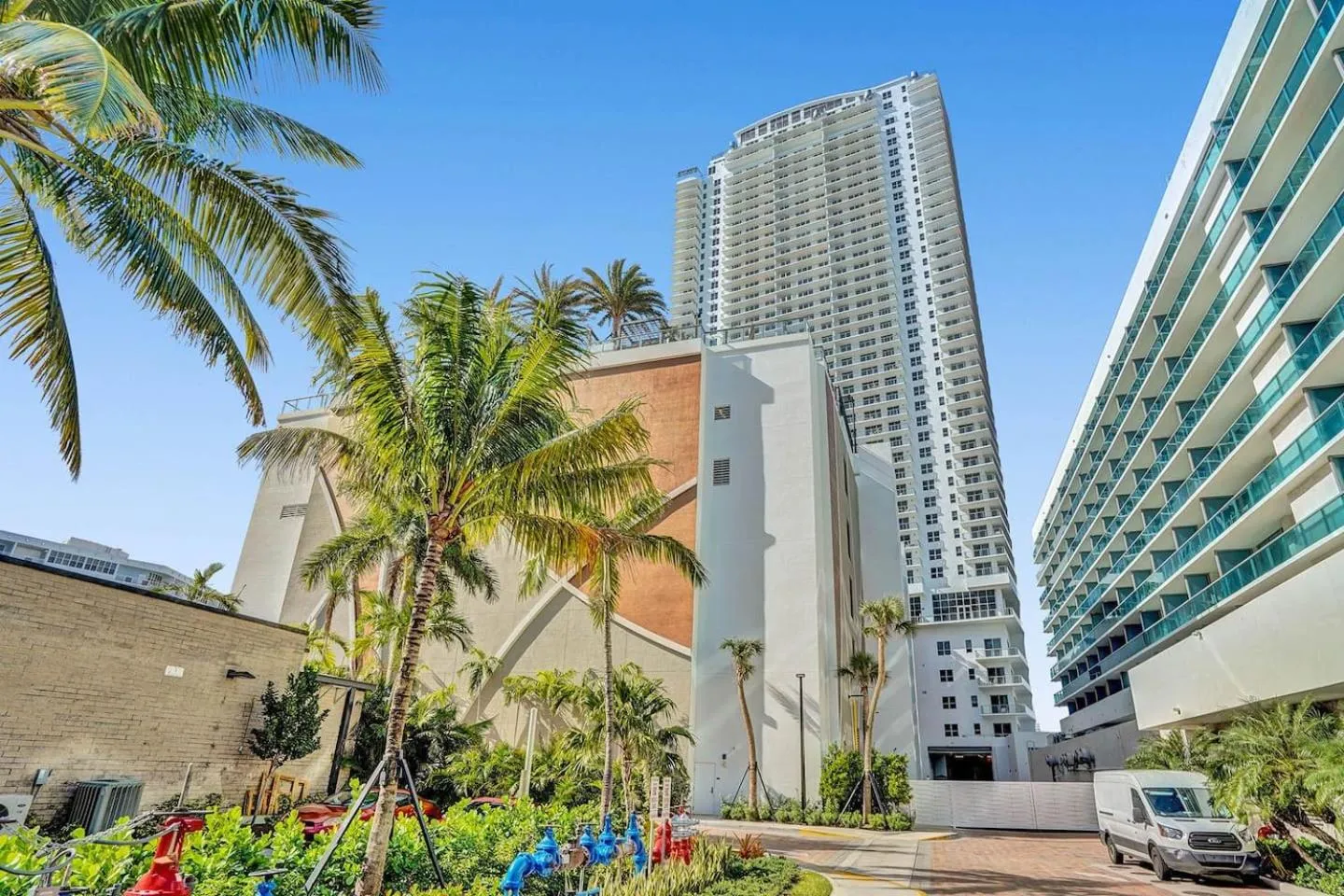 Amazing Apartments At H Beach House