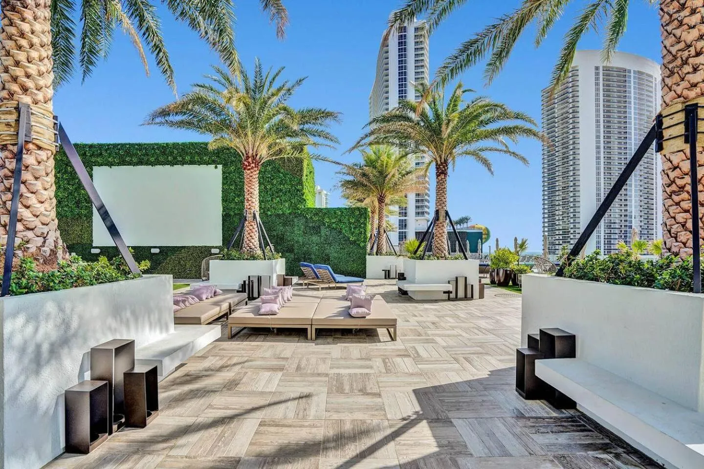 Amazing Apartments At H Beach House