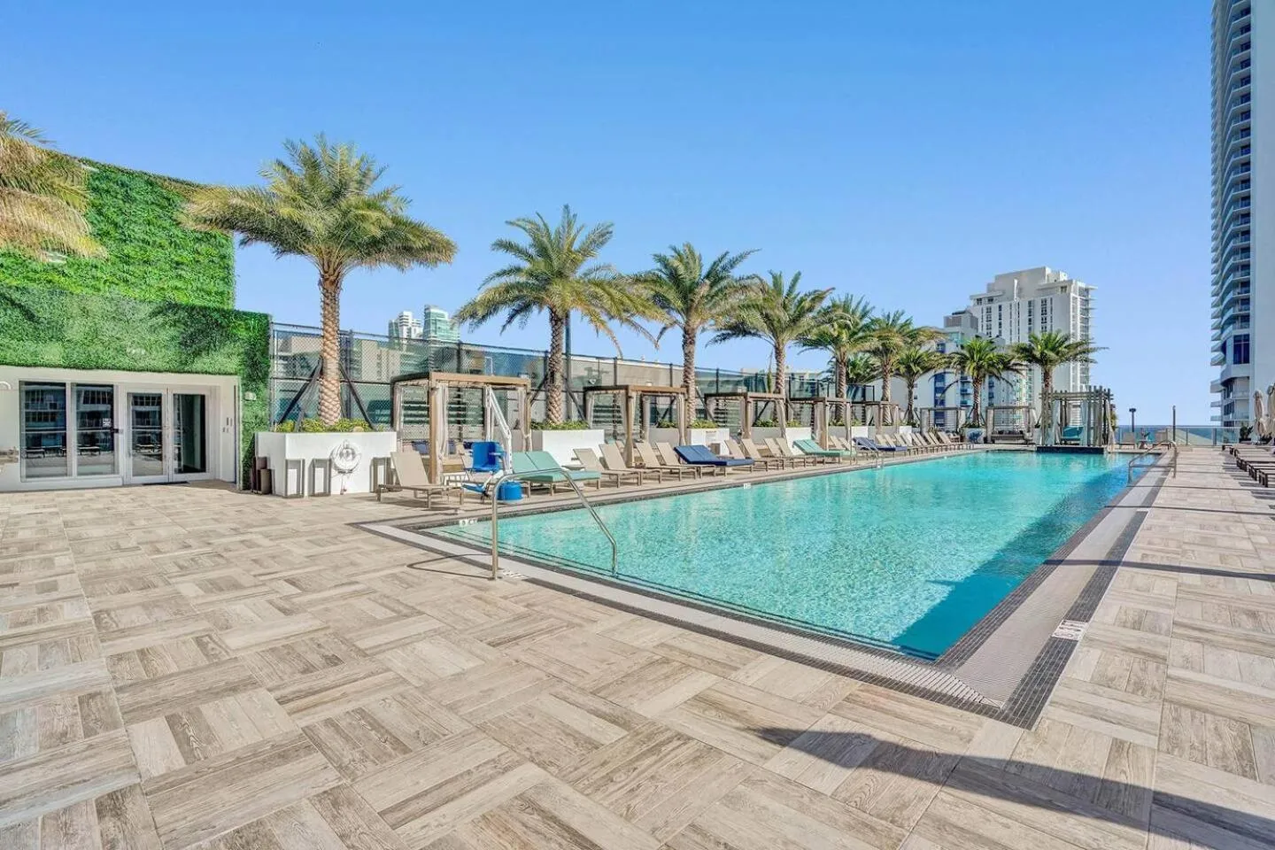 Amazing Apartments At H Beach House