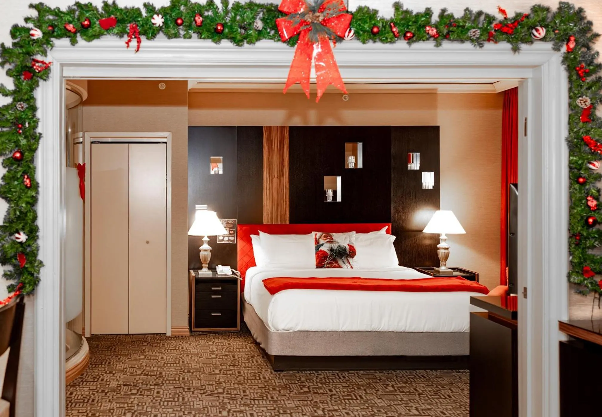 Bedroom, Bed in Showboat Hotel Atlantic City