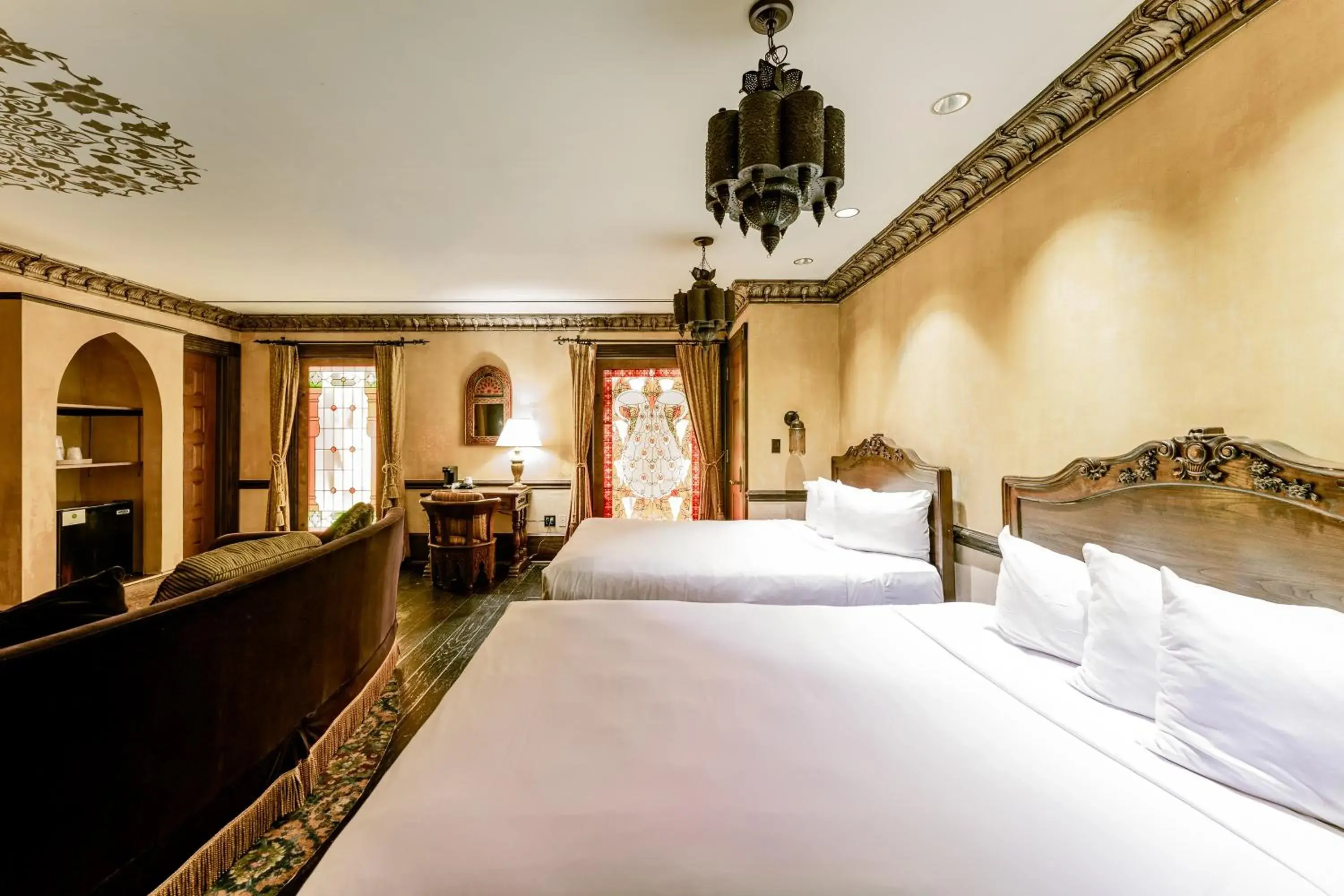 House of Blues Junior Suite 2 Queens in Showboat Hotel Atlantic City House of Blues Junior Suite 2 Queens in Showboat Hotel Atlantic City