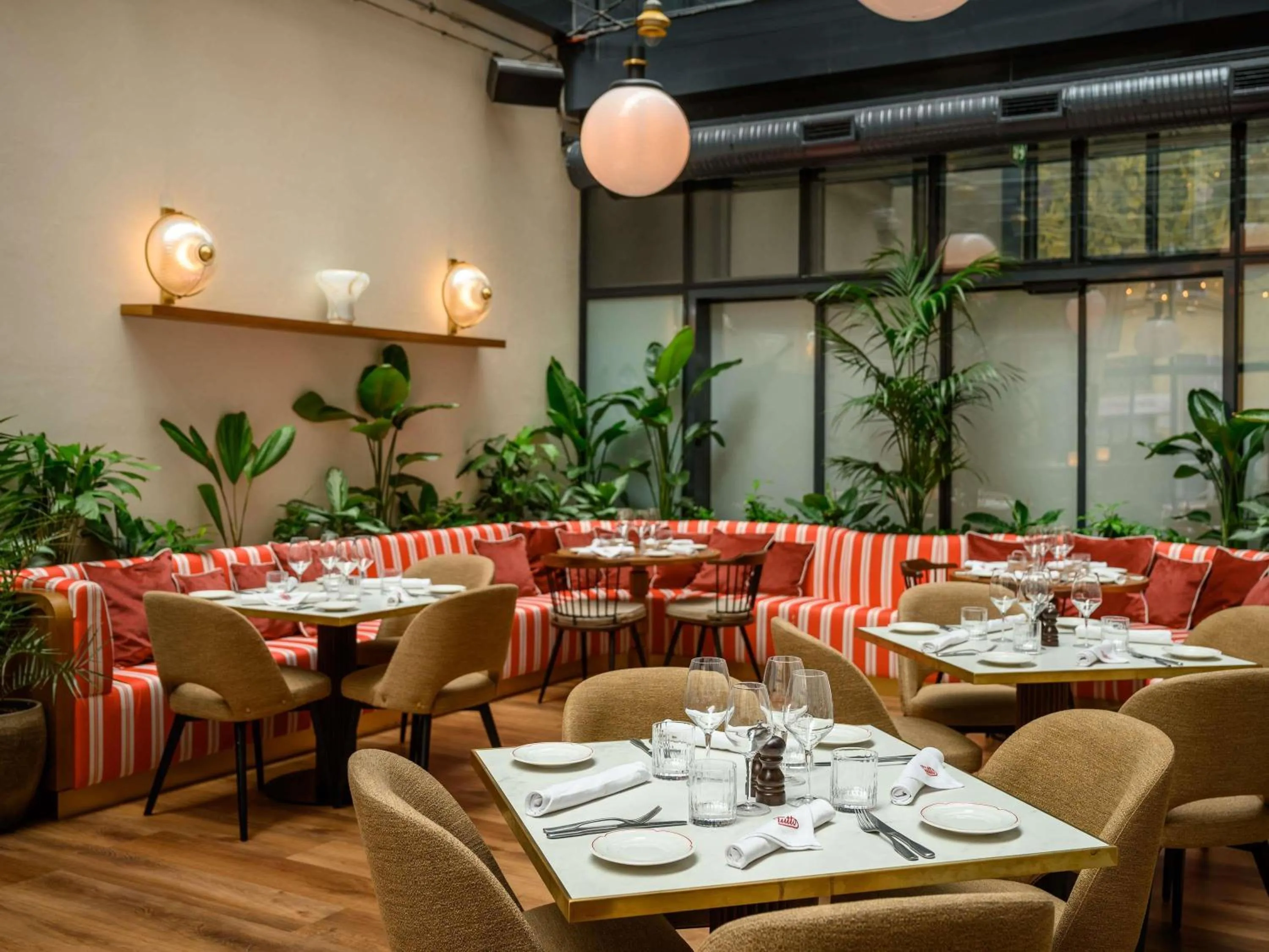 Lounge or bar in Pullman Budapest