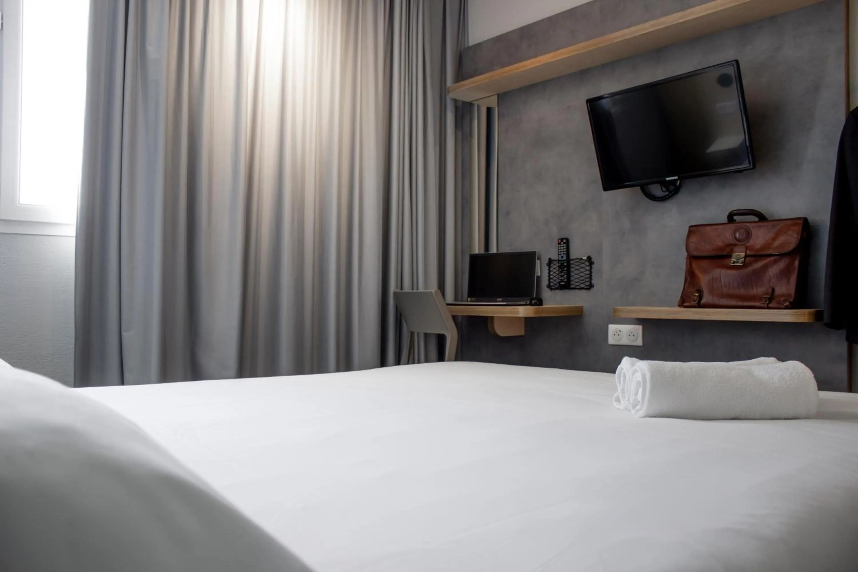 Bed in ibis budget Lunel Porte de Camargue