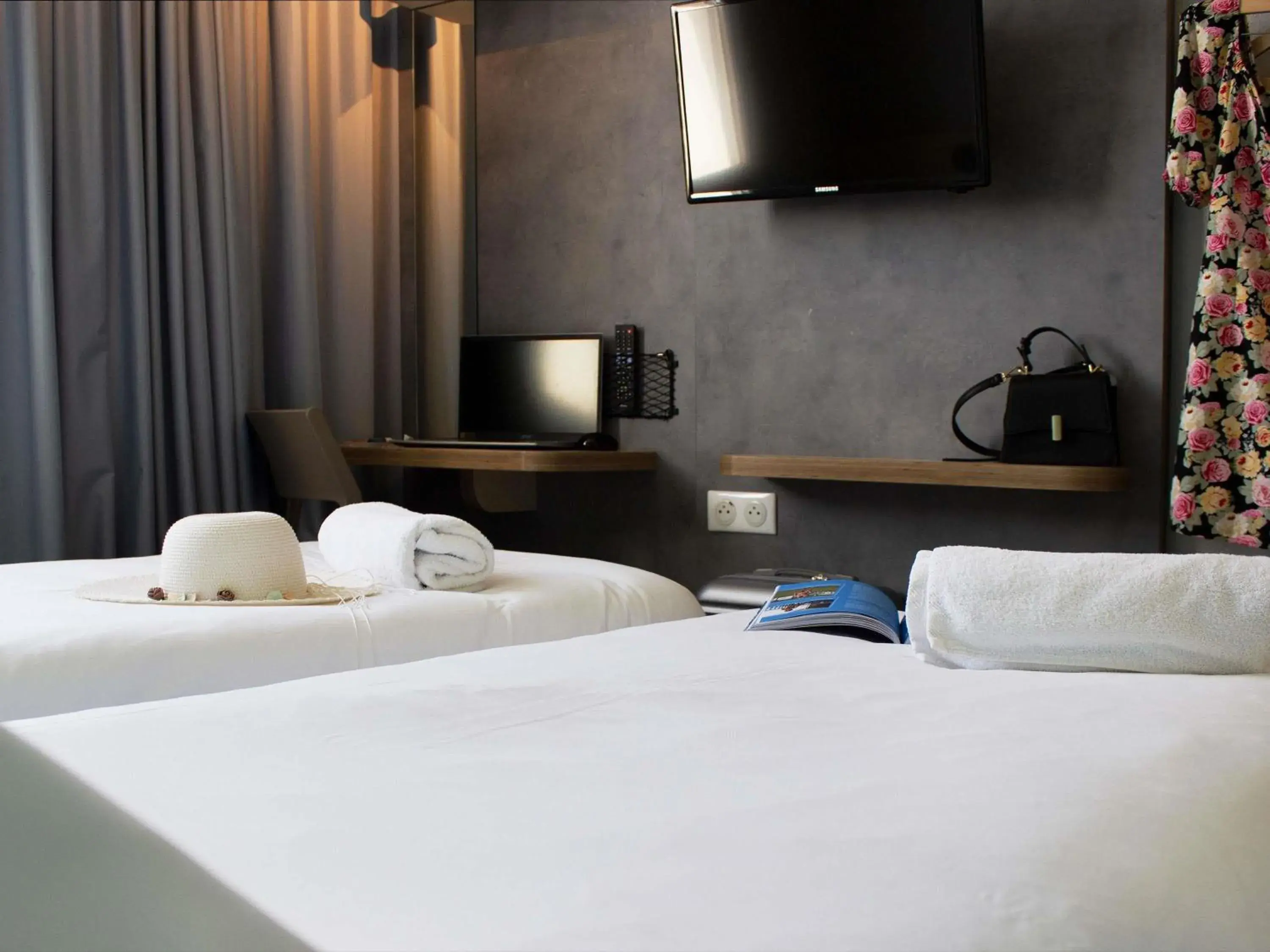 Standard Twin Room in ibis budget Lunel Porte de Camargue Standard Twin Room in ibis budget Lunel Porte de Camargue