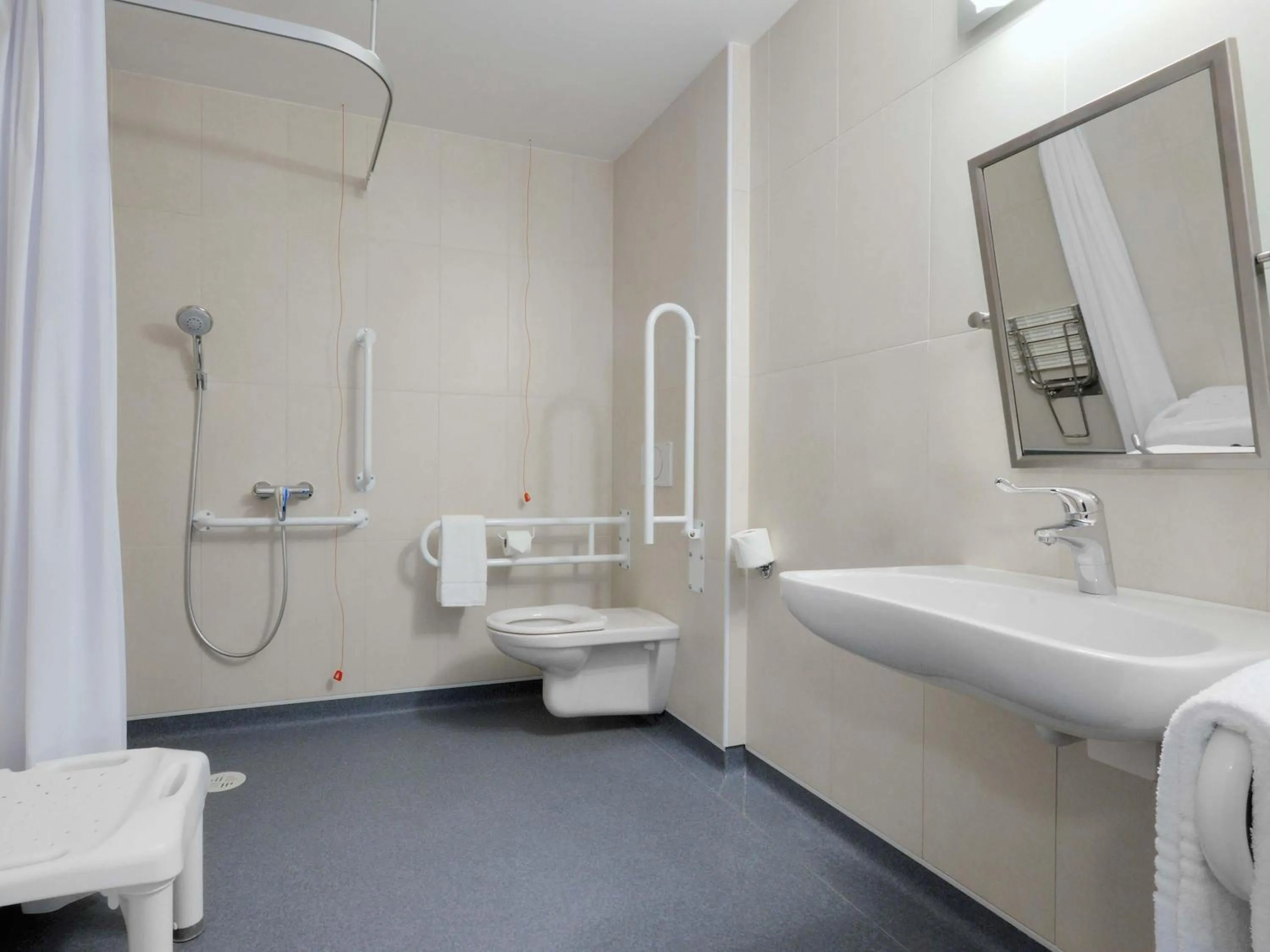 Bathroom in B&B Hotel Prague City