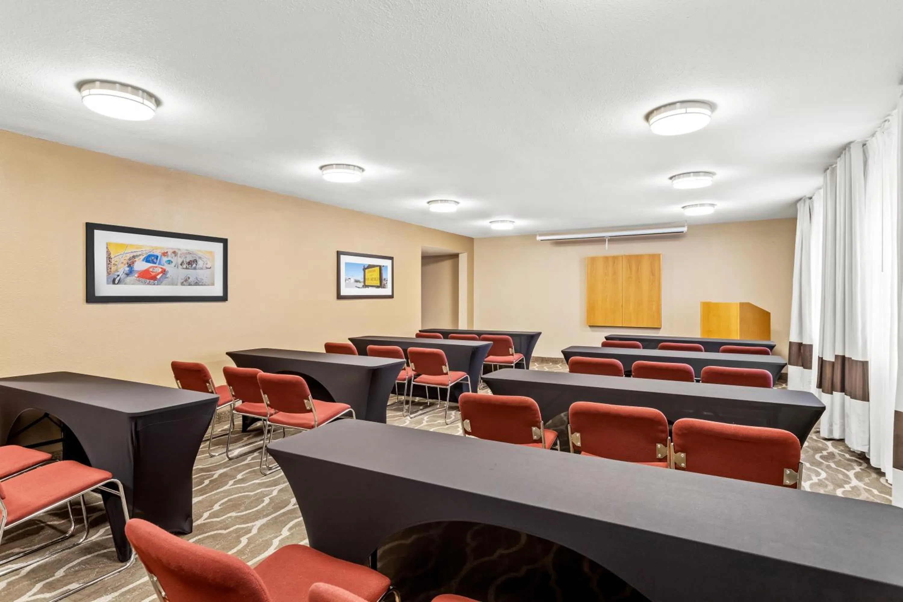 Meeting/conference room in Comfort Inn & Suites Albuquerque Downtown