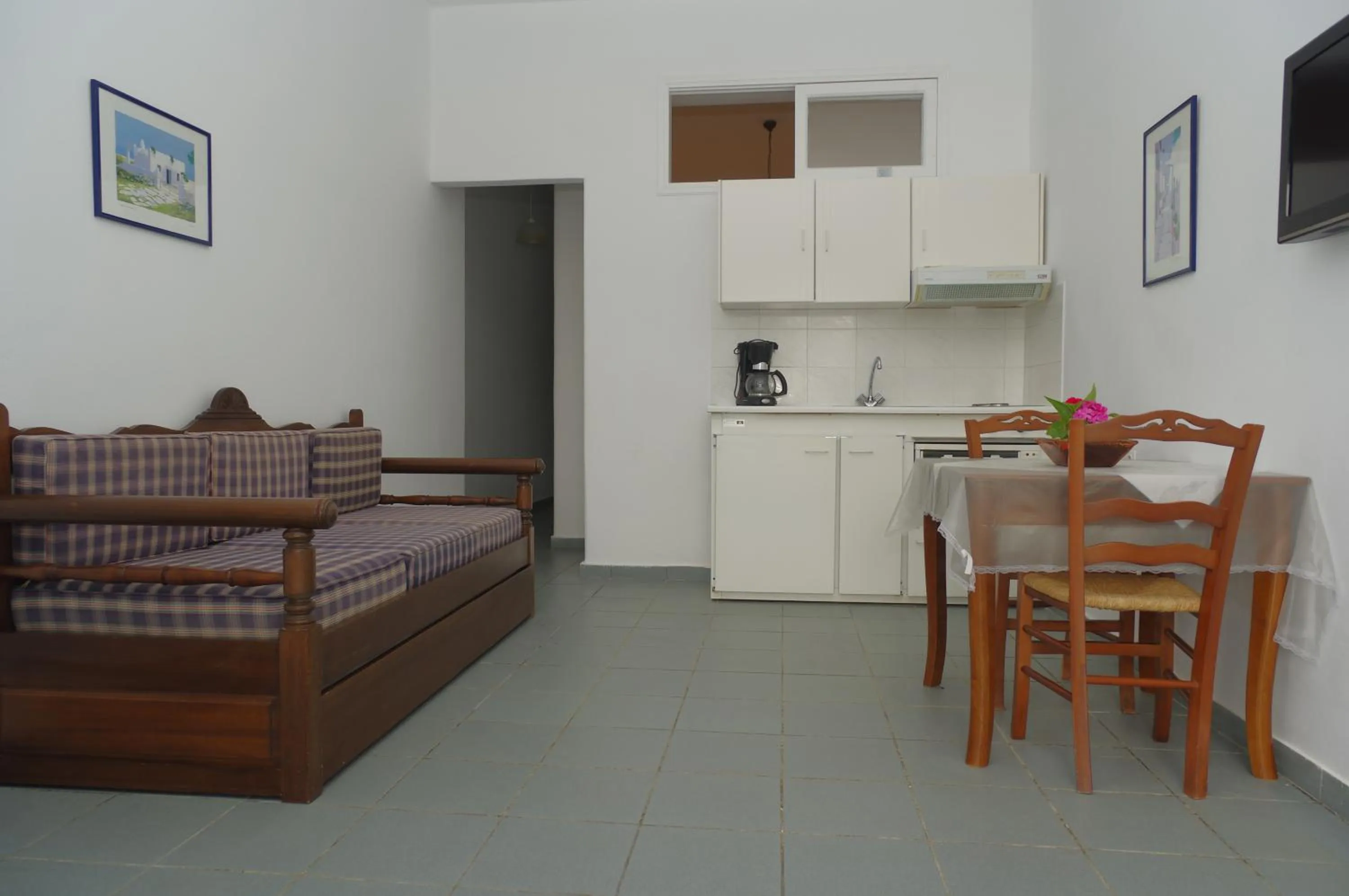Erato Apartments