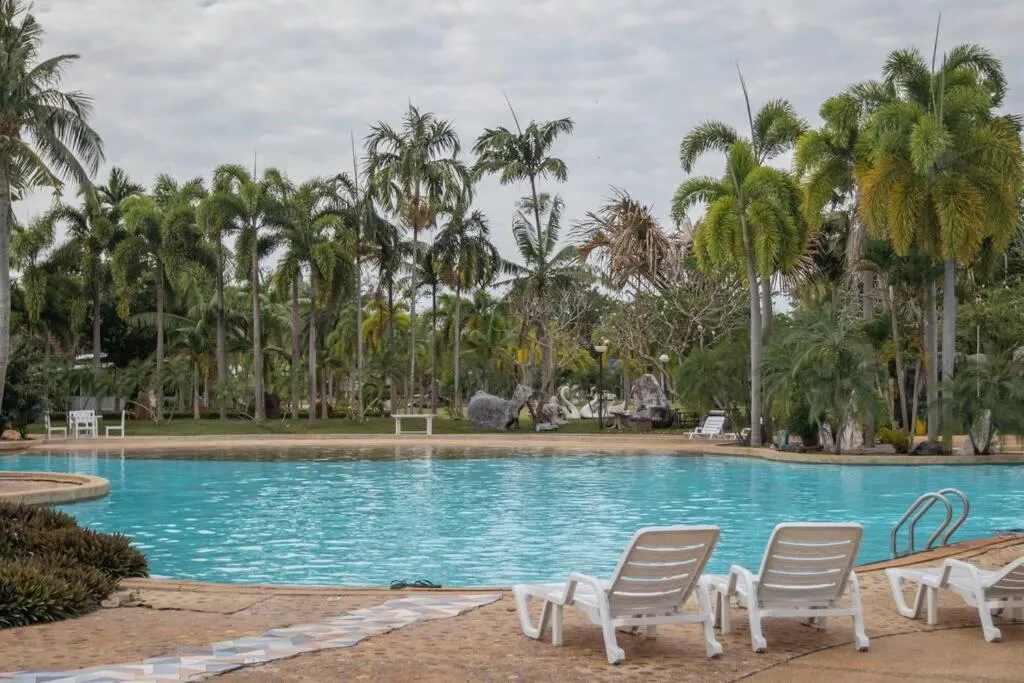 F5 3 Bed Rooms Beach house, full kitchen