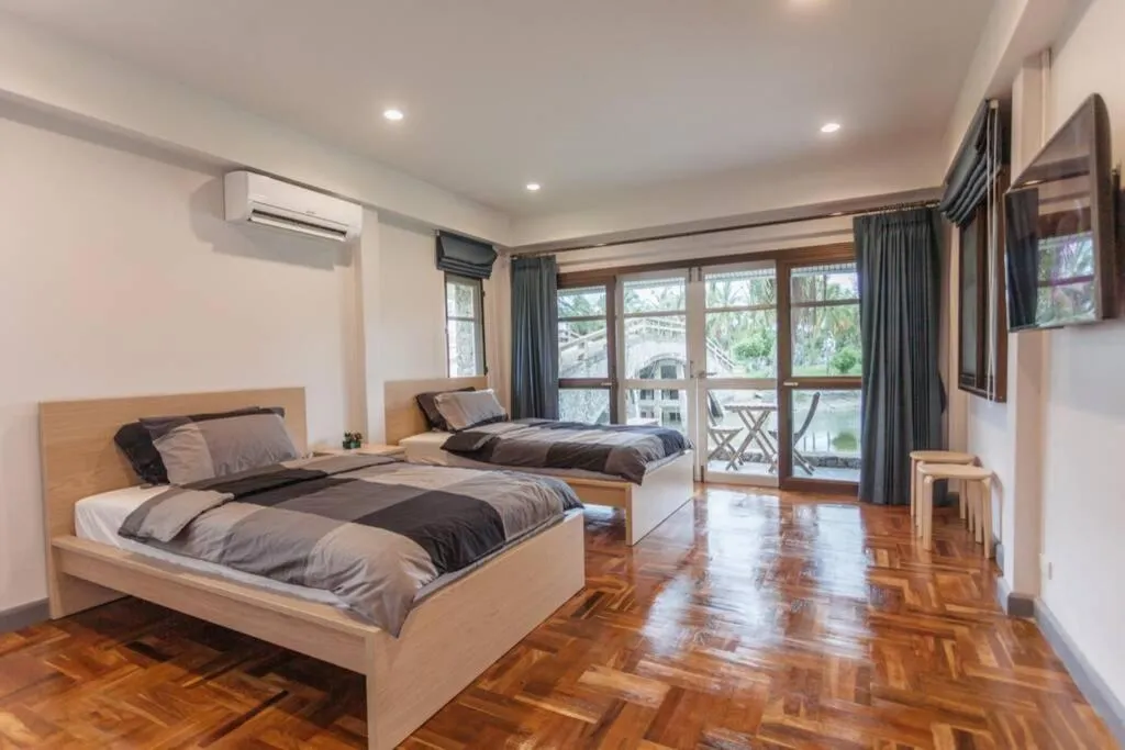 Bed in F5 3 Bed Rooms Beach house, full kitchen