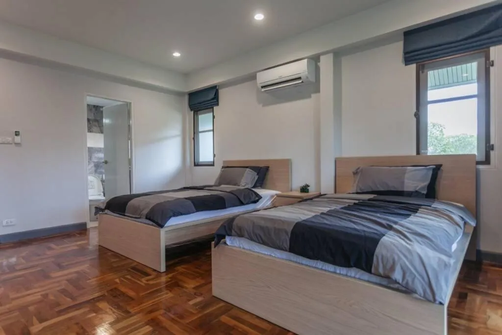 Bed in F5 3 Bed Rooms Beach house, full kitchen