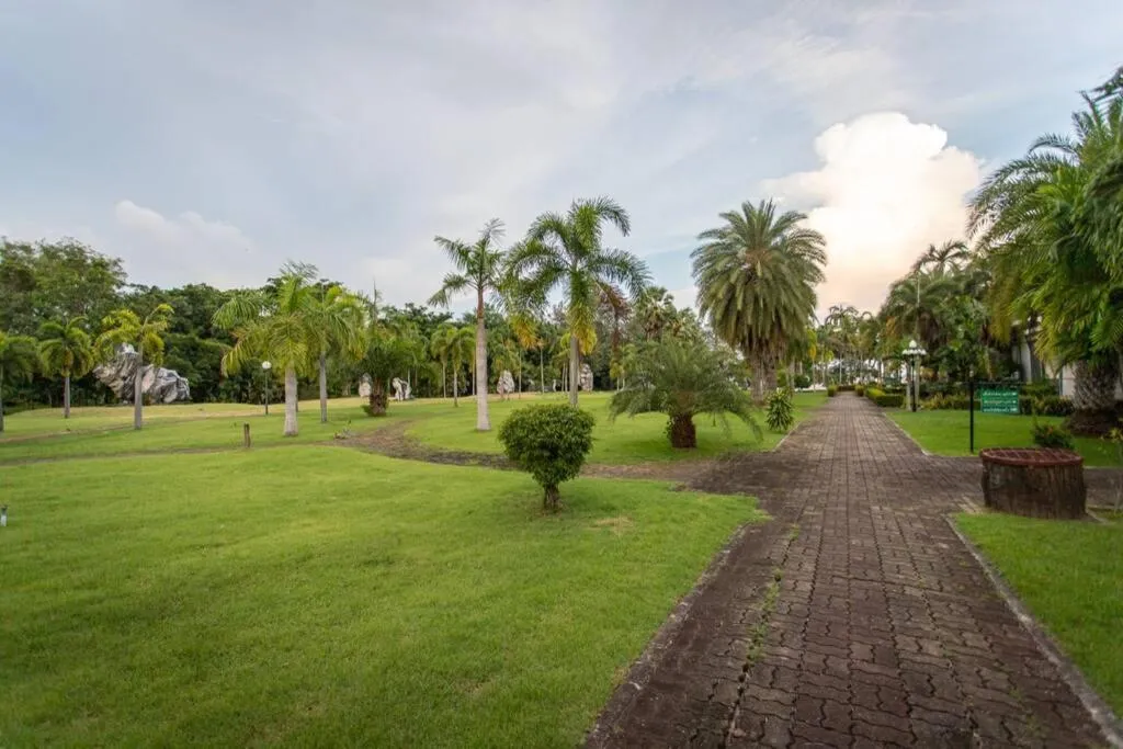 F5 3 Bed Rooms Beach house, full kitchen