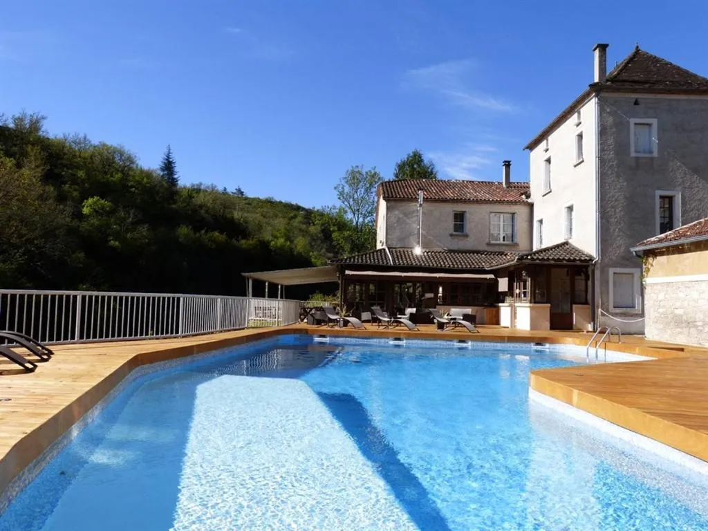 Pool view in Hôtel Restaurant des Grottes du Pech Merle