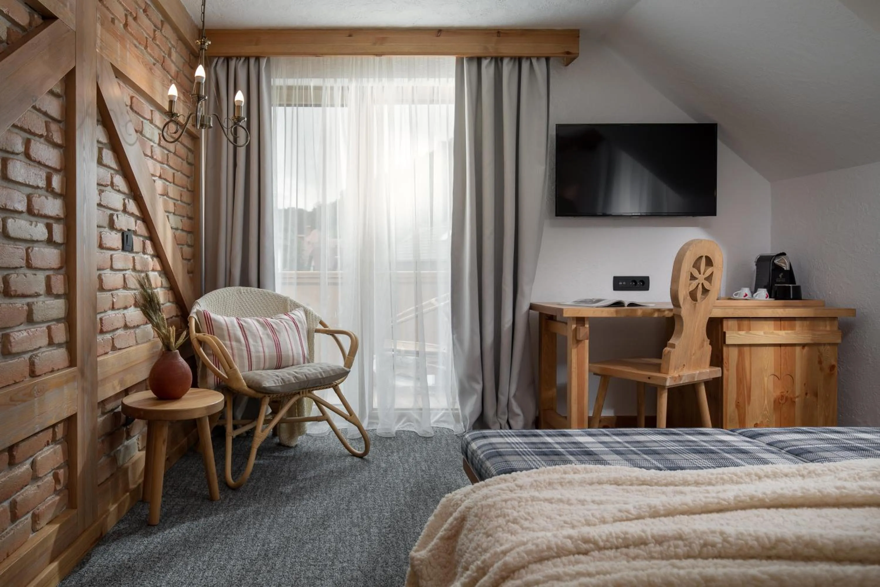 Bedroom, Bed in Zara Chalet