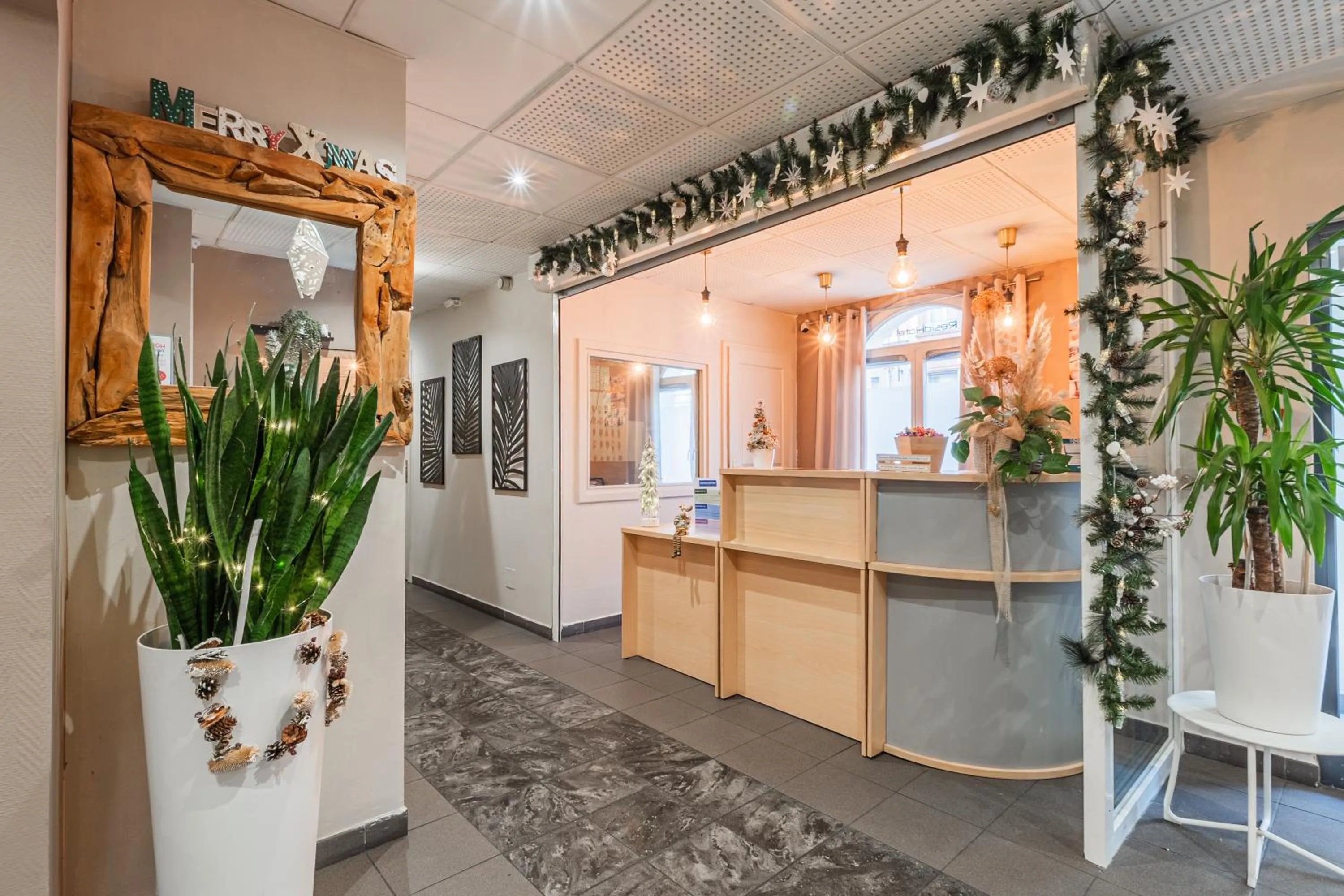 Lobby or reception in Residhotel Mulhouse Centre